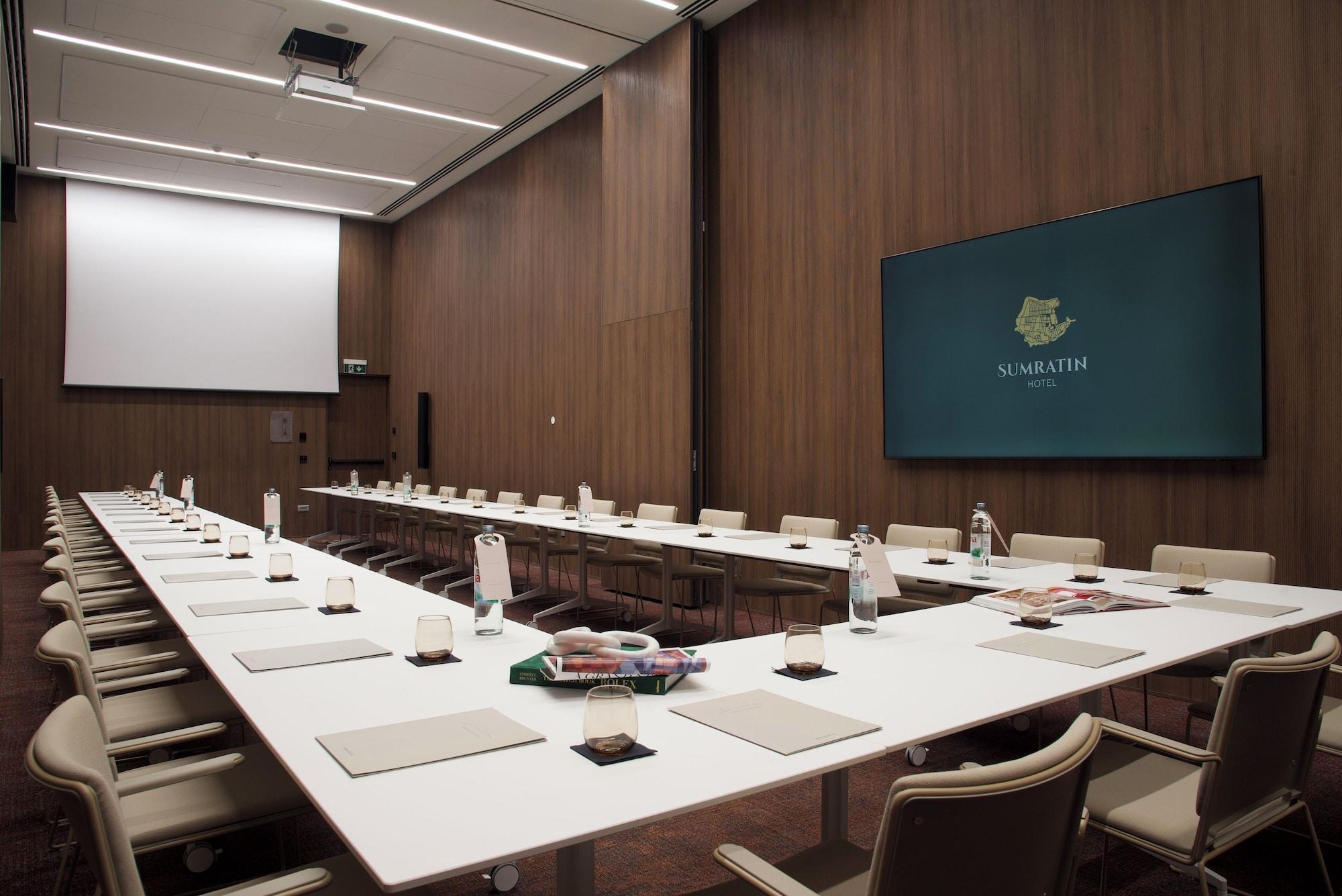 Sala de Reuniones Hotel Sumratin