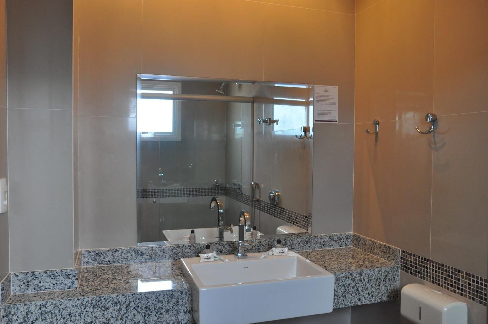 Equipamiento de Habitación Kamur Plaza Hotel