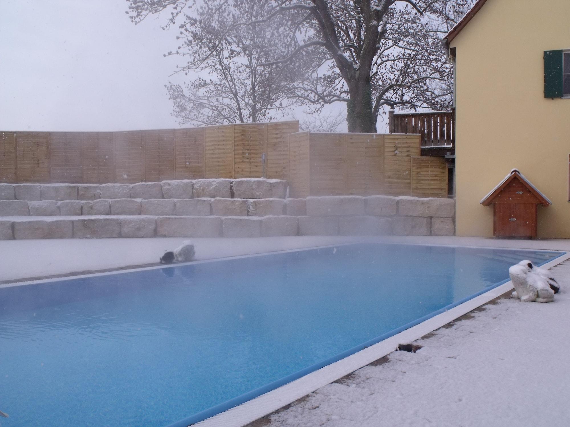 Vista Piscina Hotel & Reiterhof Gut Weihersmühle