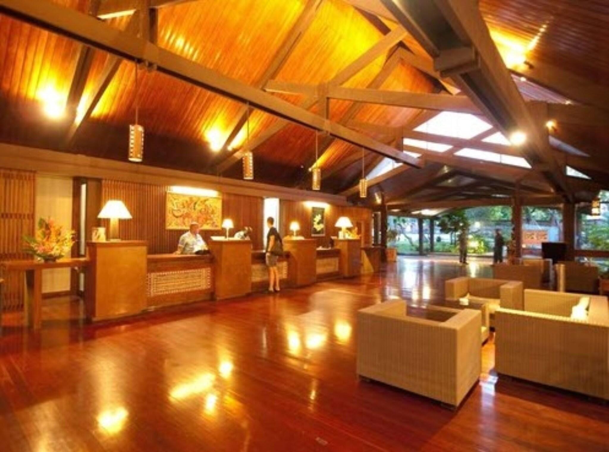 Vista Lobby Solomon Kitano Mendana Hotel
