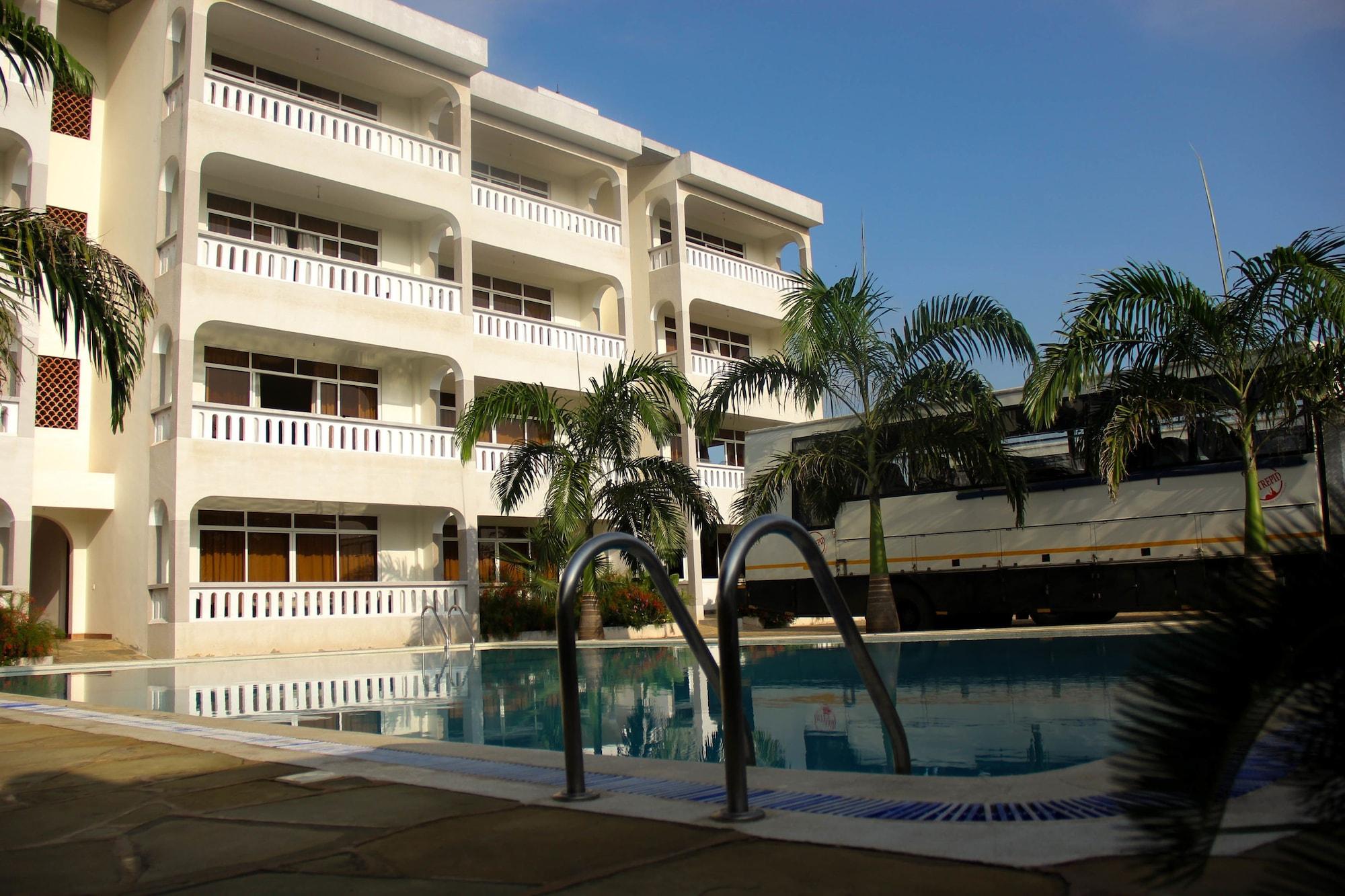 Vista Exterior Nightingale Apartments