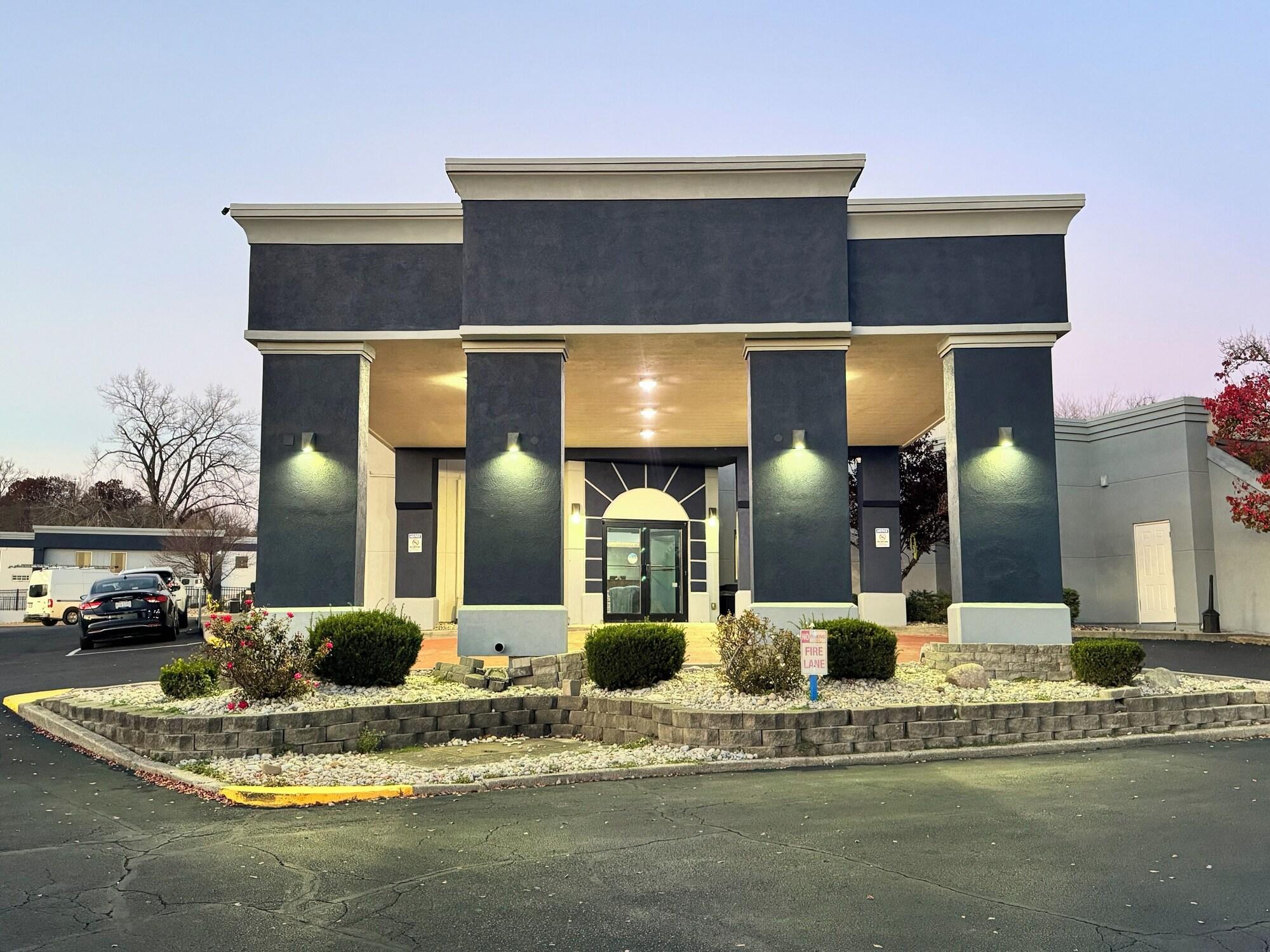Varios Quality Inn & Suites Cincinnati Uptown Norwood
