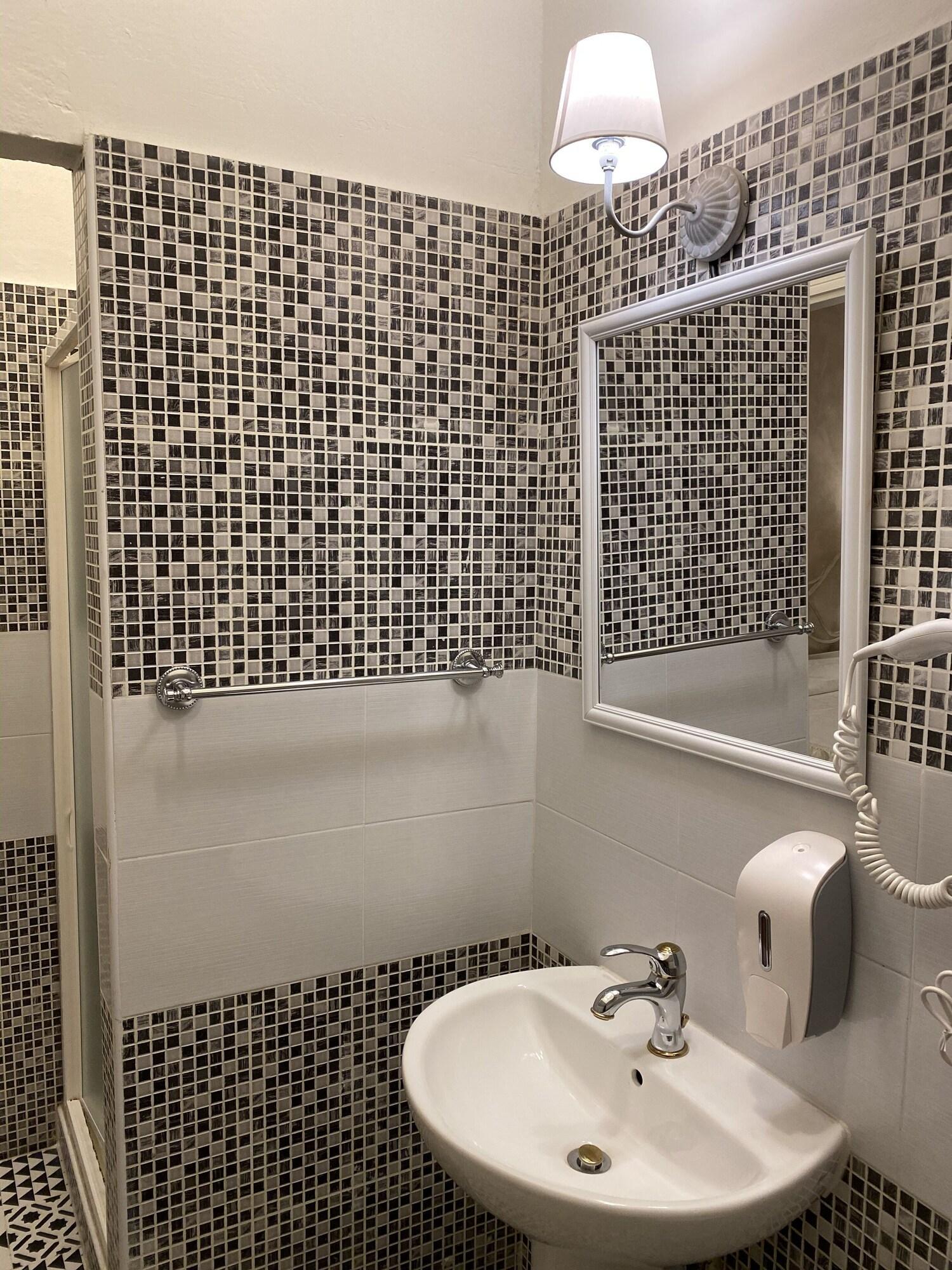 Varios Boutique Hotel Calais Milano