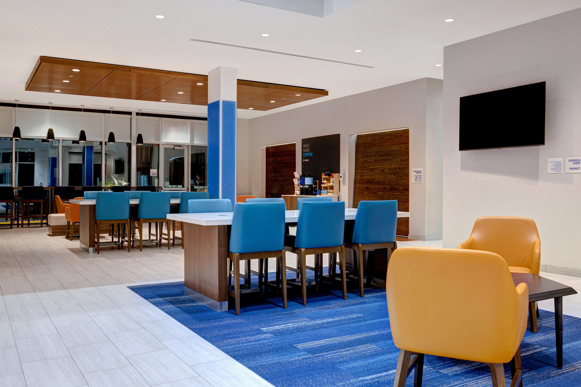 Vista Lobby Holiday Inn Express and Suites GLENDALE DOWNTOWN