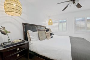 Alquiler Vacacional - MB Contemporary 4BR/3BA Steps to Sand with Garage