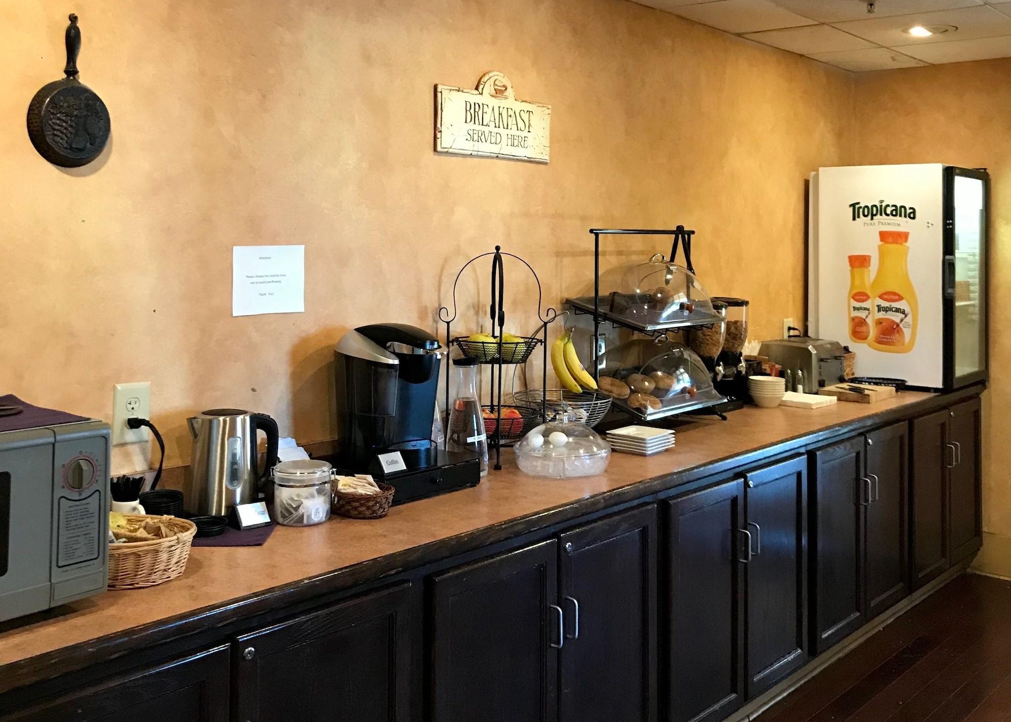 Restaurant Waynebrook Inn, Est 1865