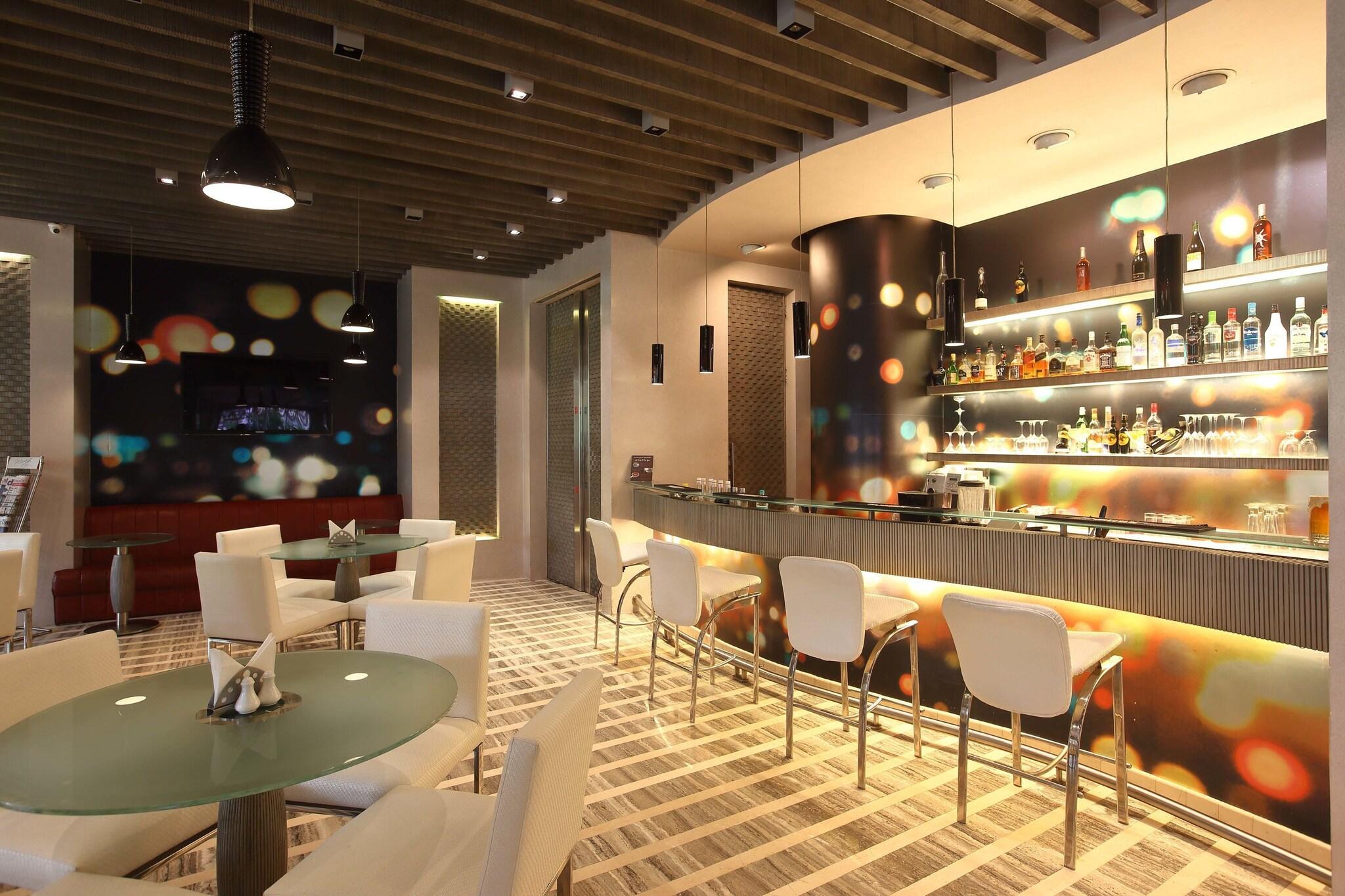 Bar/Salón Mirage Hotel