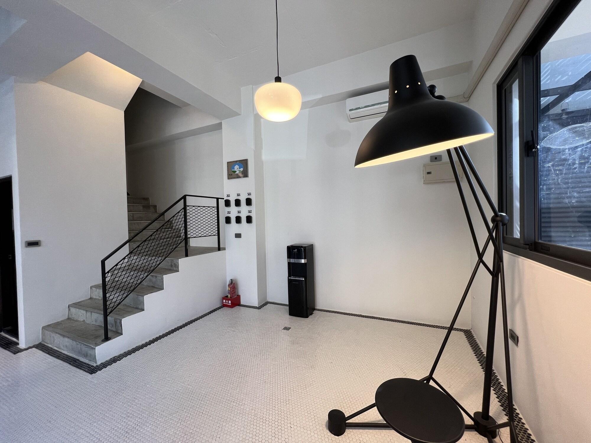 Vista Lobby The Hills