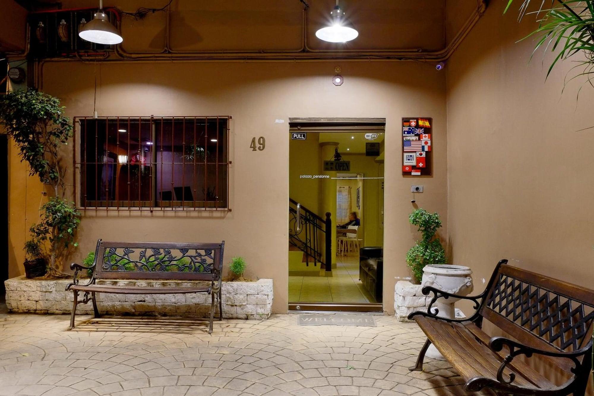 Vista Exterior Palazzo Pensionne