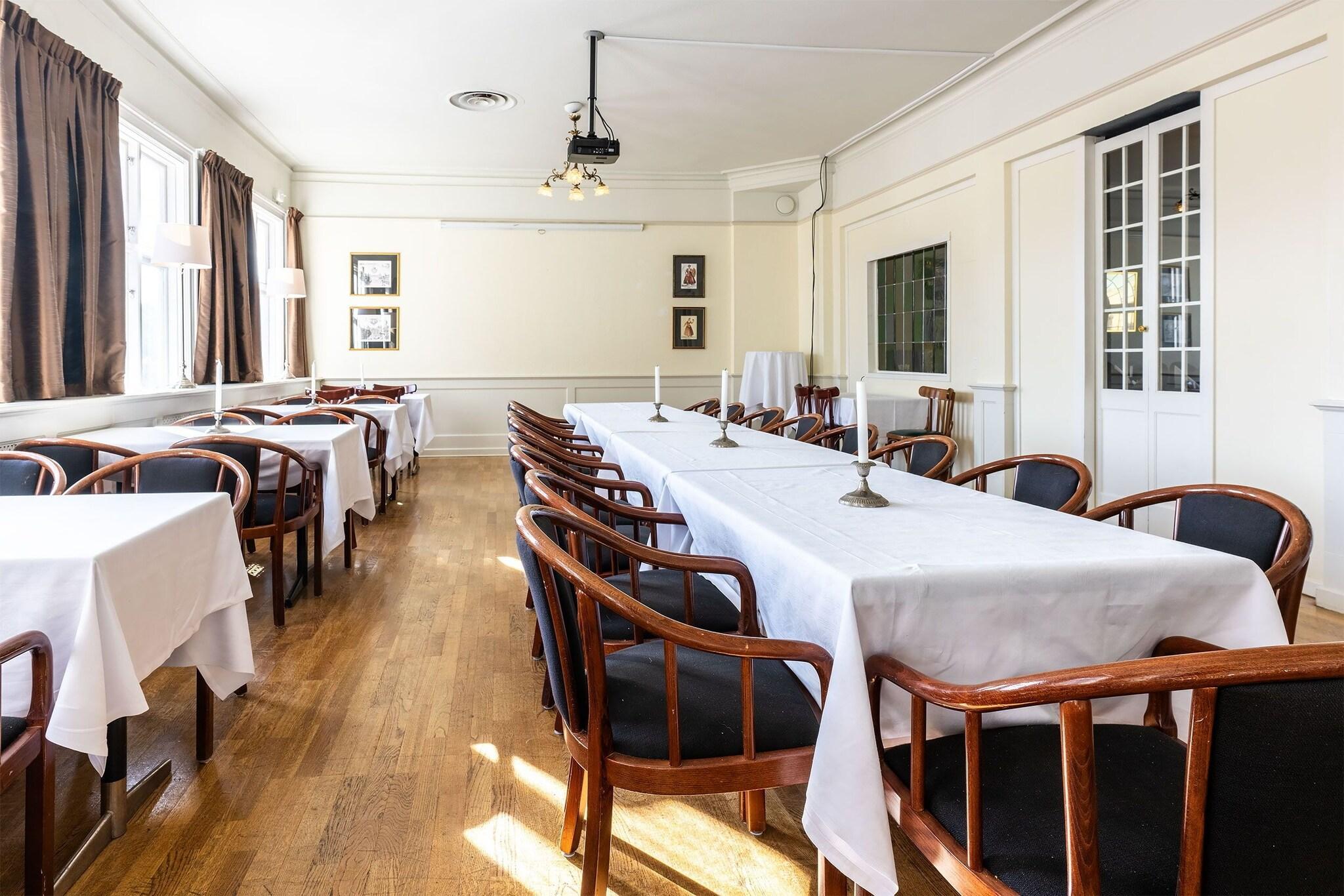 Restaurant First Hotel Statt