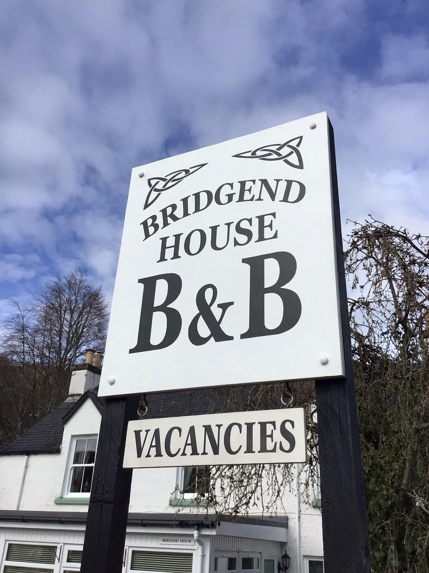 Varios Bridgend House B & B