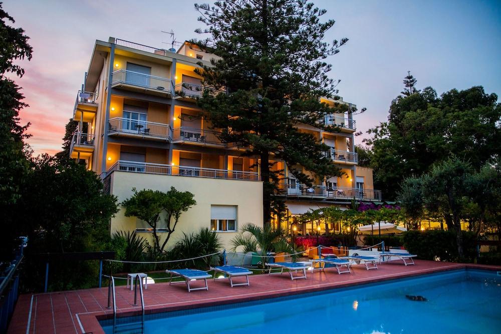 Vista Exterior Hotel Eden Park