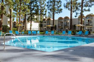Alojamiento - Howard Johnson by Wyndham Anaheim Hotel and Water Playground