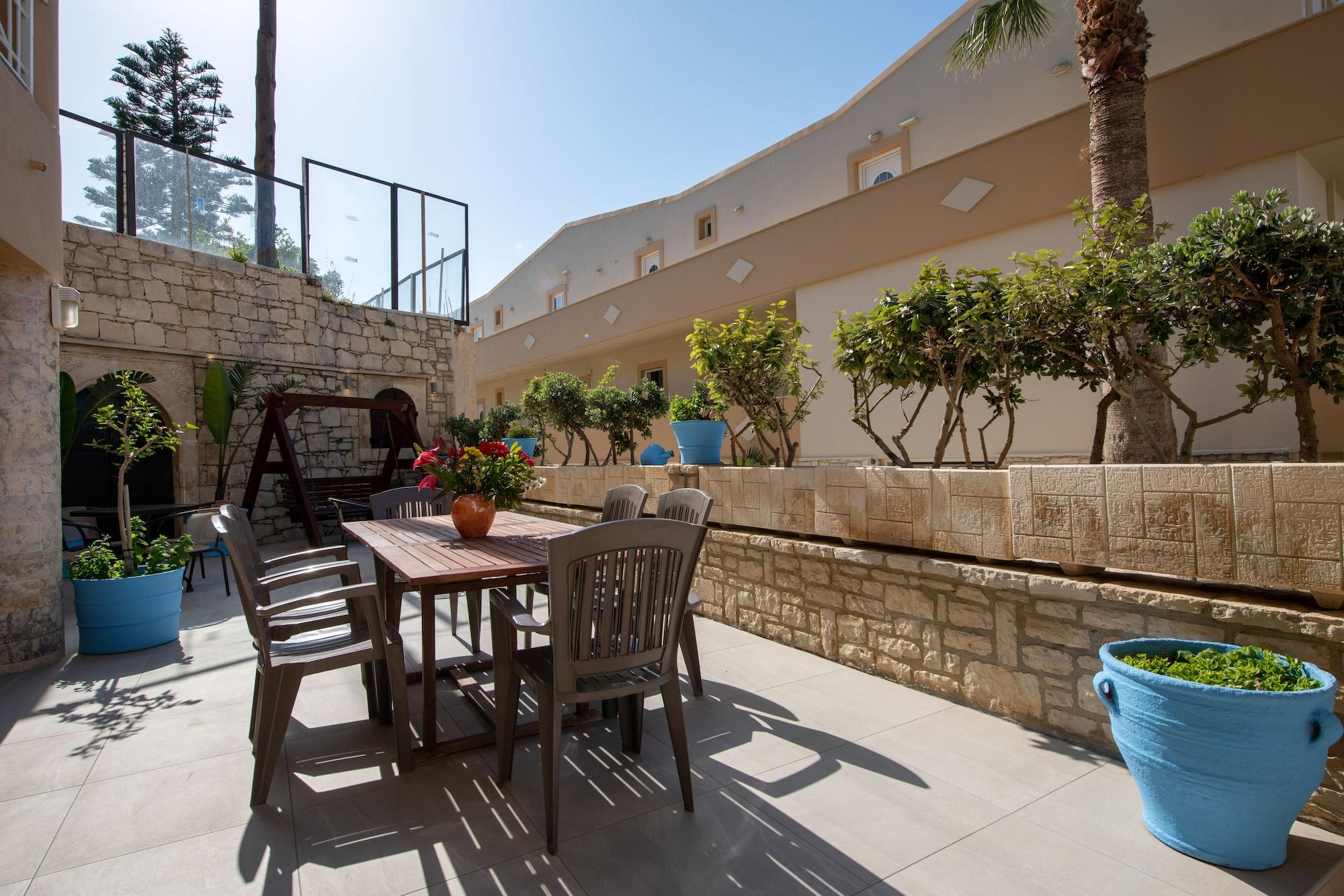 Restaurant Sunrise Studios & Apartments