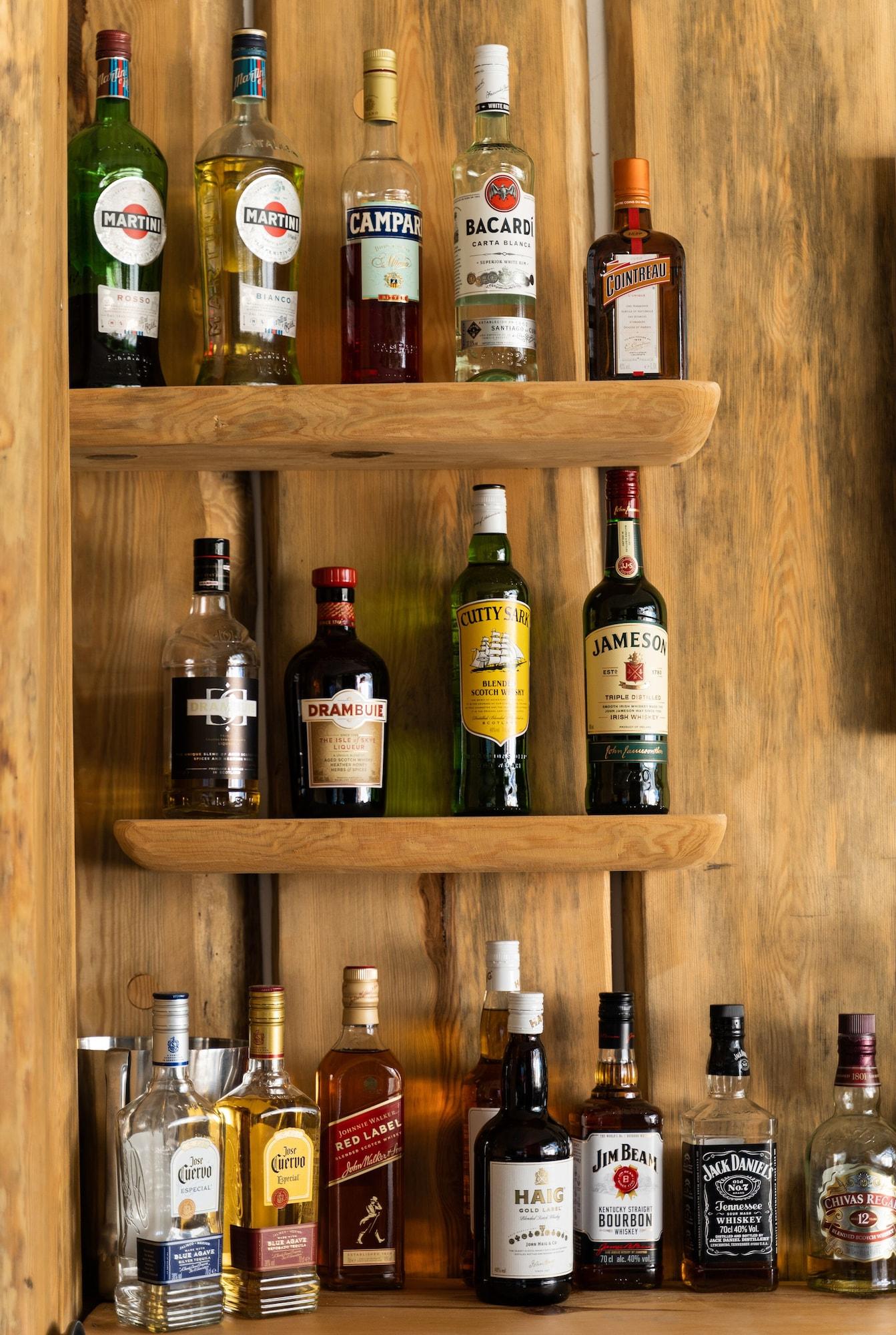 Bar/Salón Rhenia Mykonos