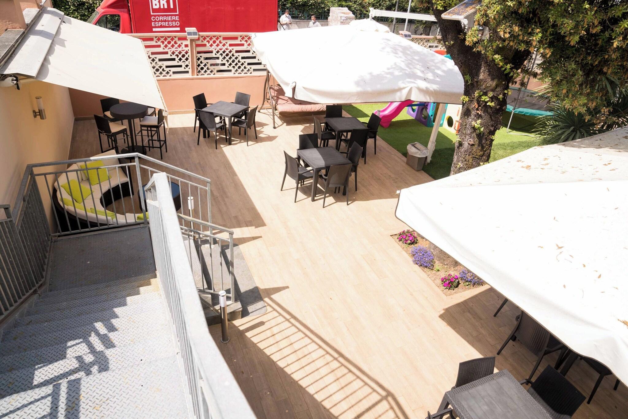 Vista Exterior Hotel Roma