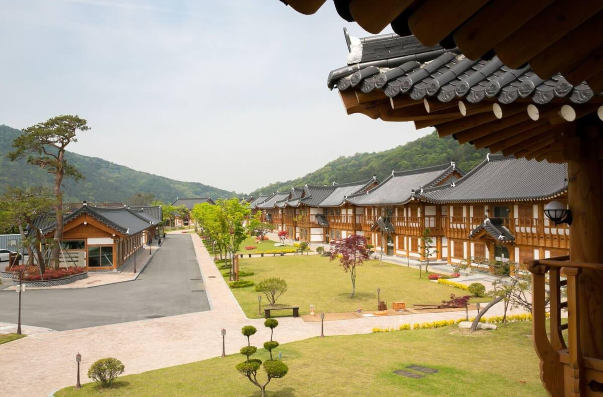 Comodidades del Alojamiento Jeonju Wangyijimil Hanok Hotel