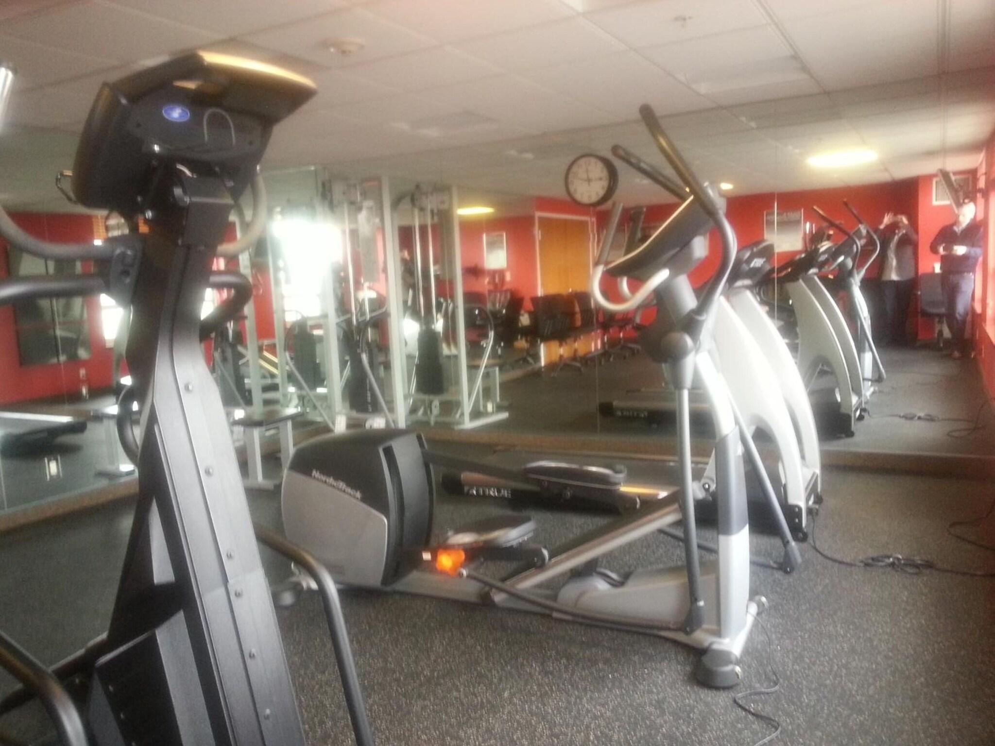 Instalaciones Recreativas Hotel Executive Suites