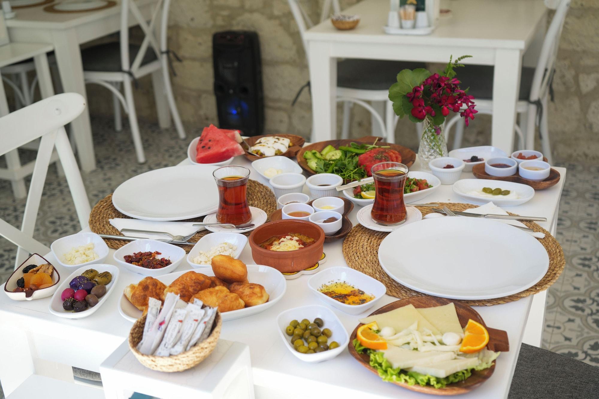 Restaurant Müzeyyen Hanım Konağı Alaçatı 12+