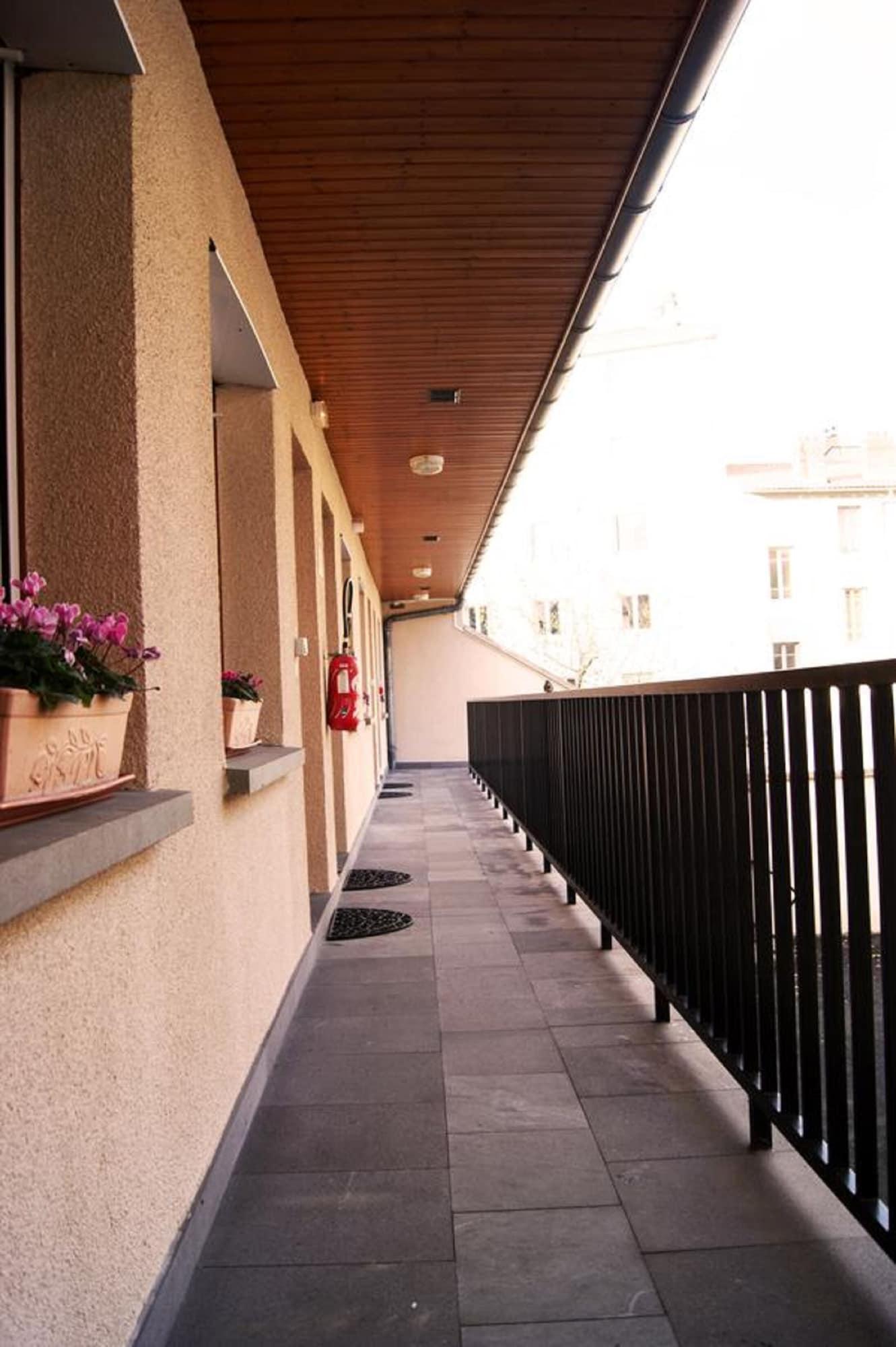Varios Hotel Beaulieu