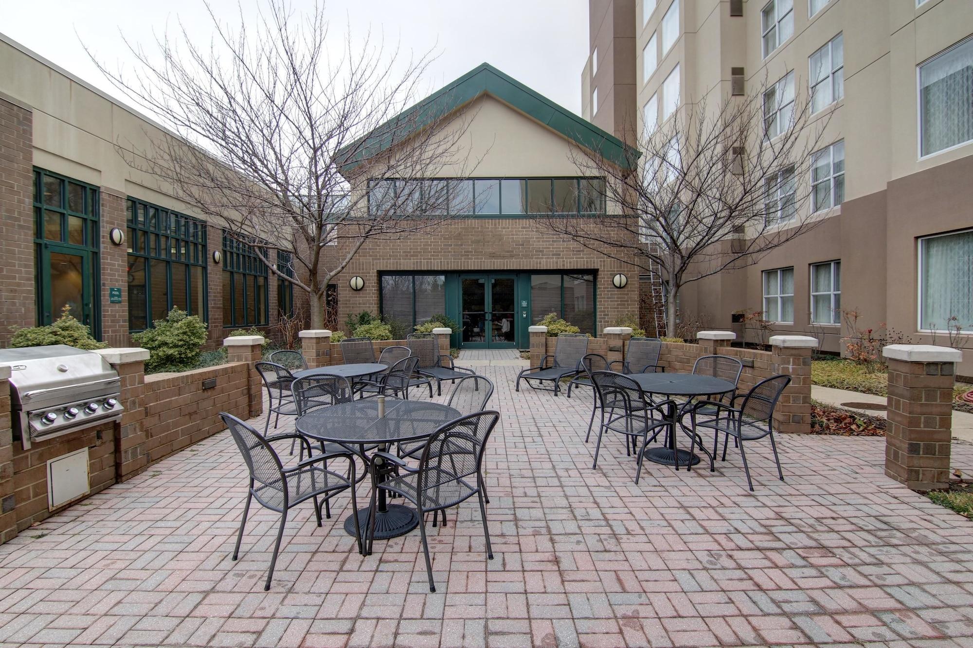 Restaurant Homewood Suites by Hilton Dulles Int'l Airport