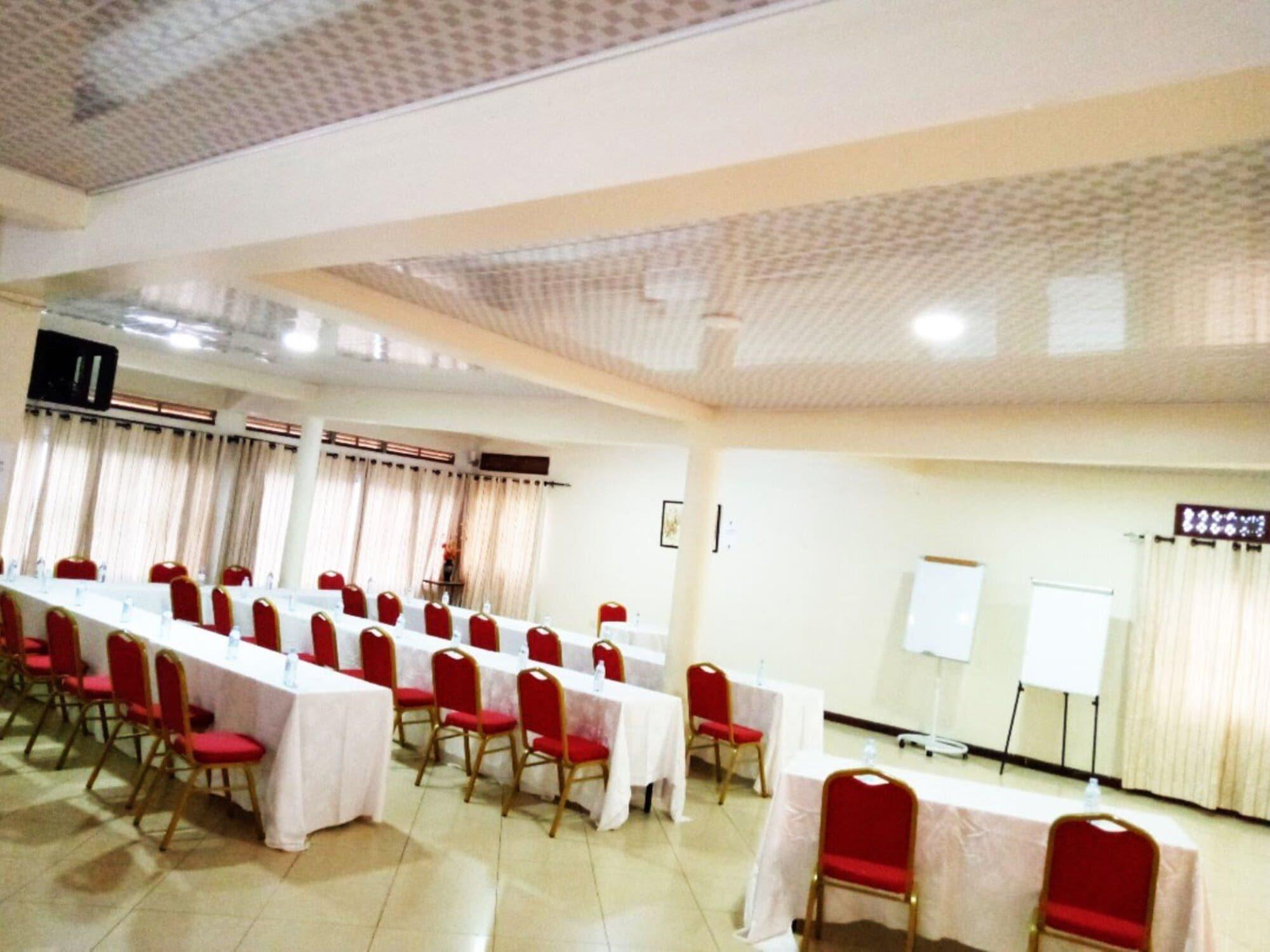 Centro de Negocios Cepha S Inn