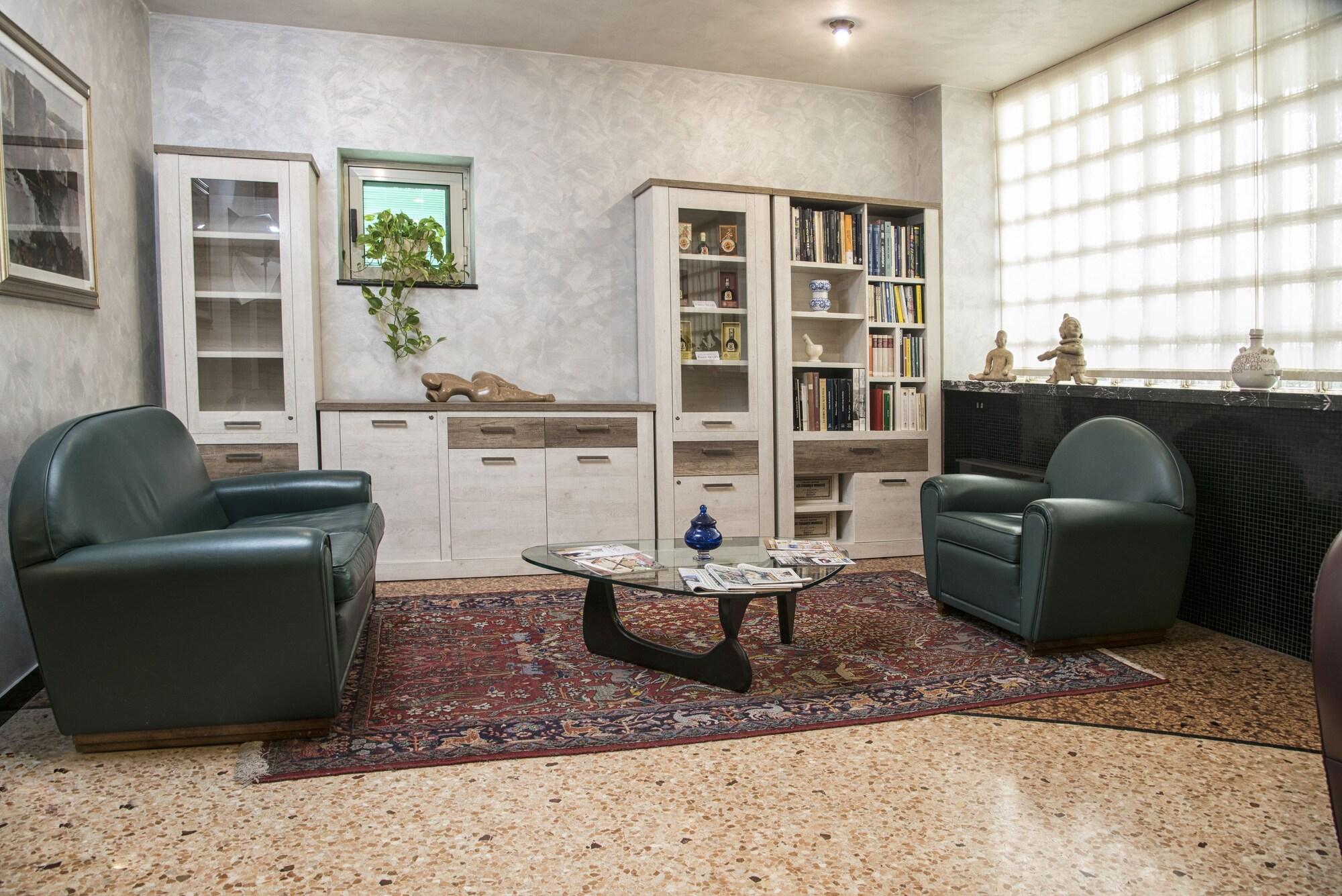 Vista Lobby Marchi