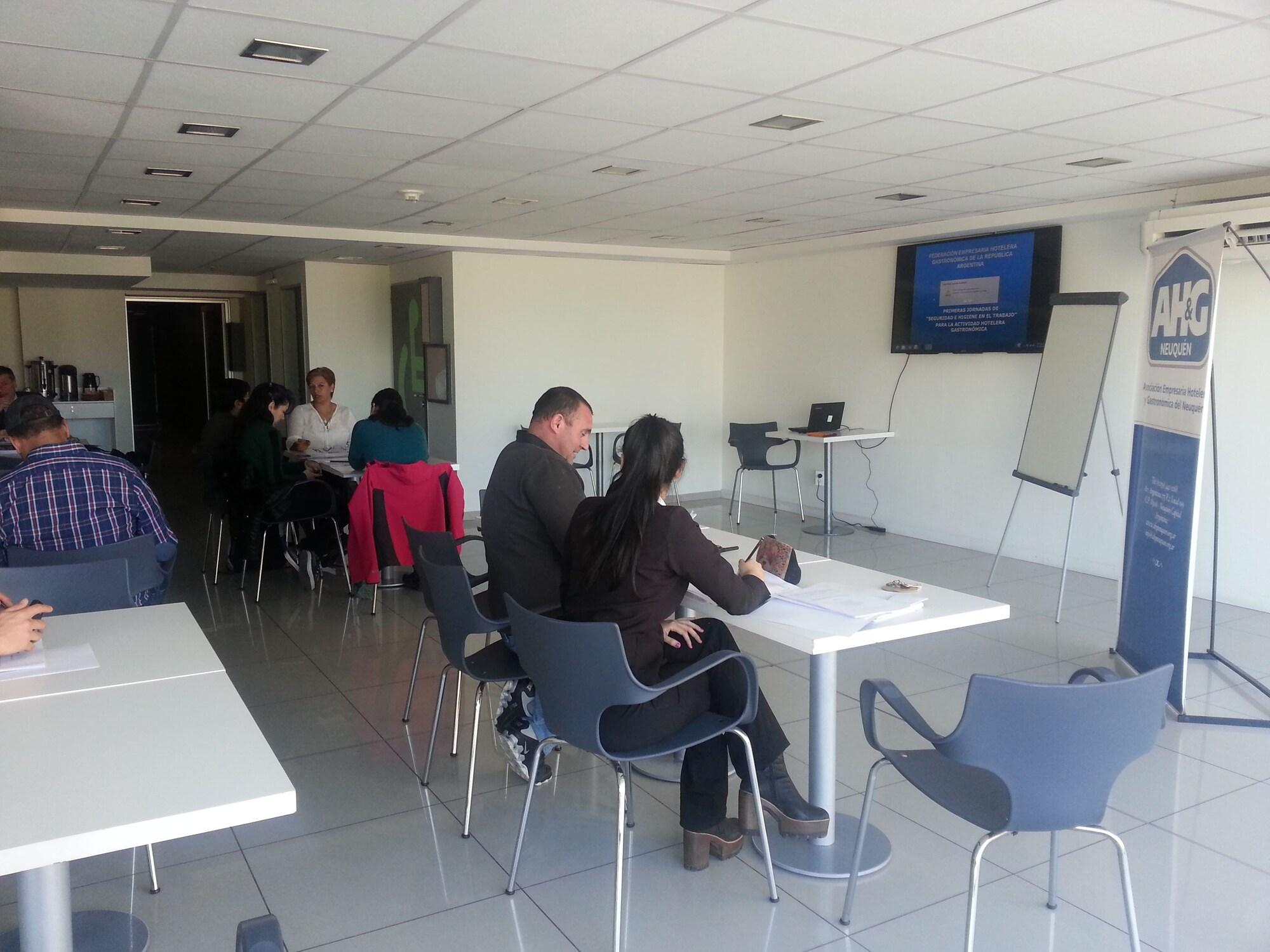 Comodidades del Alojamiento Hotel Neu 354