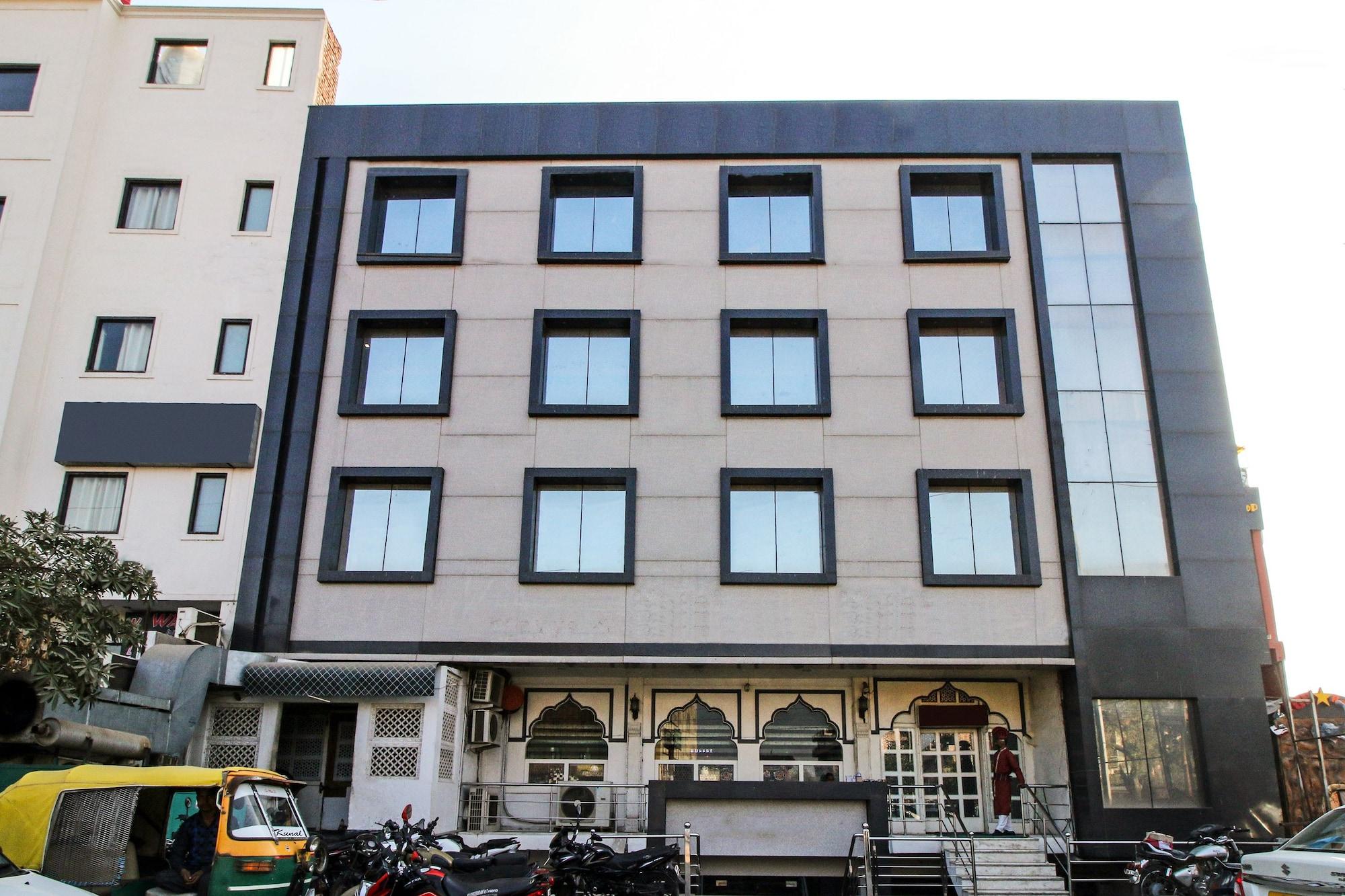 Varios OYO 8095 Hotel Taj Castle