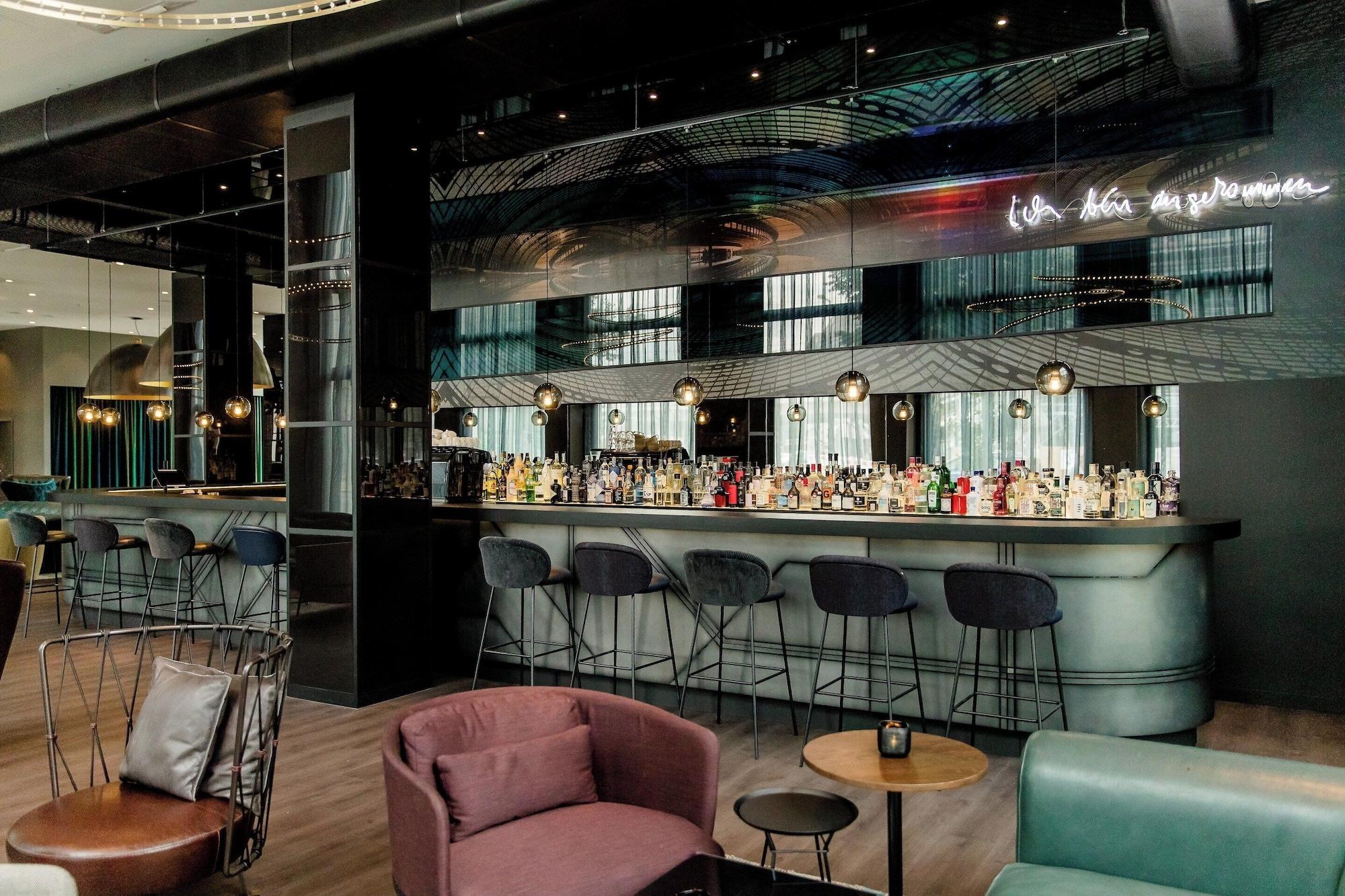 Bar/Salón Motel One Berlin - Hauptbahnhof