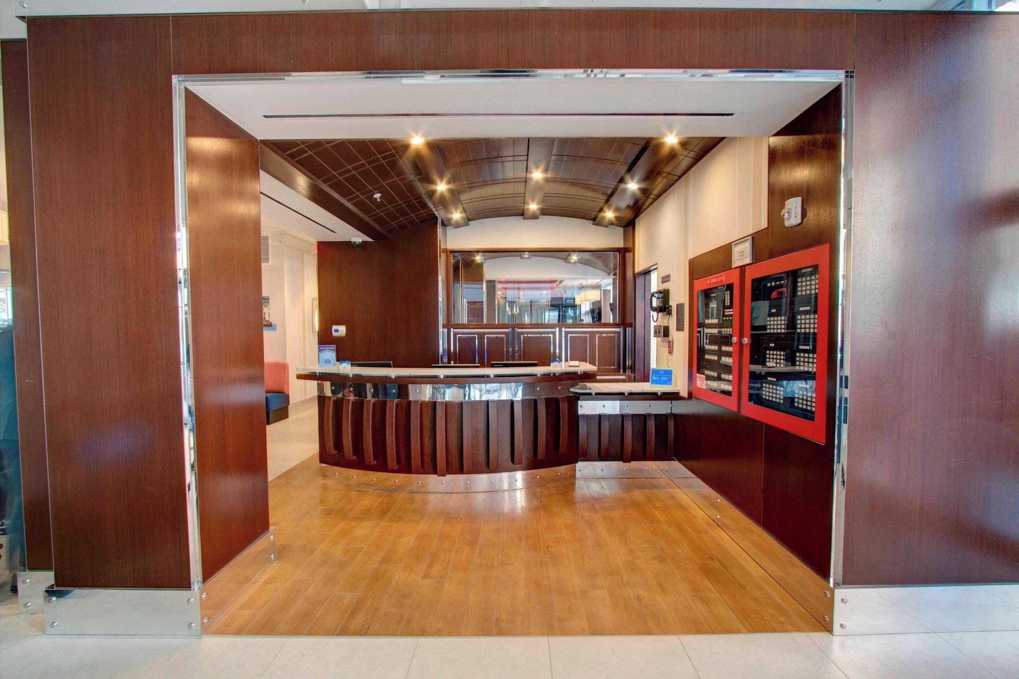 Vista Lobby Fairfield Inn New York Manhattan/Financial District