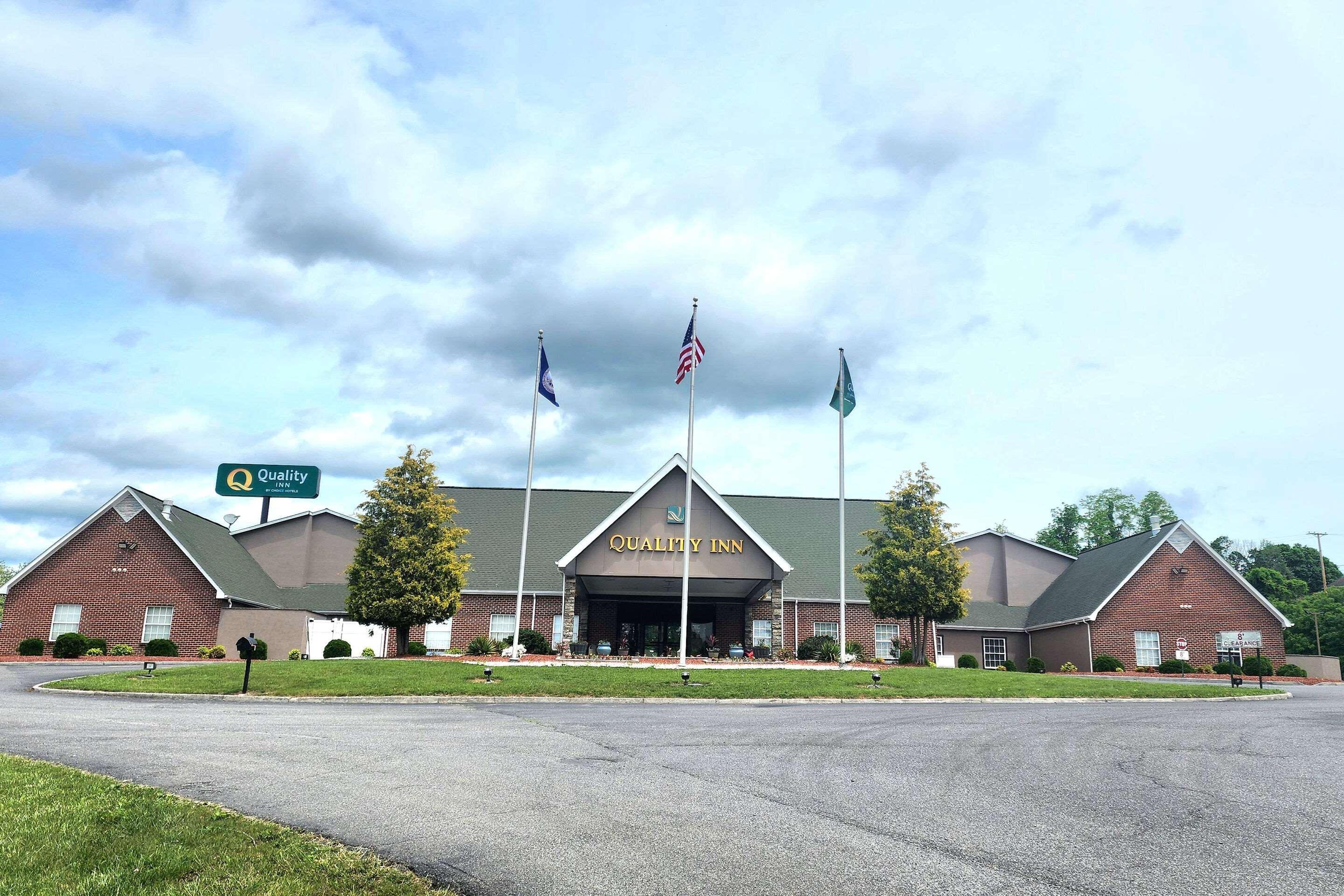 Vista Exterior Quality Inn Dublin I-81