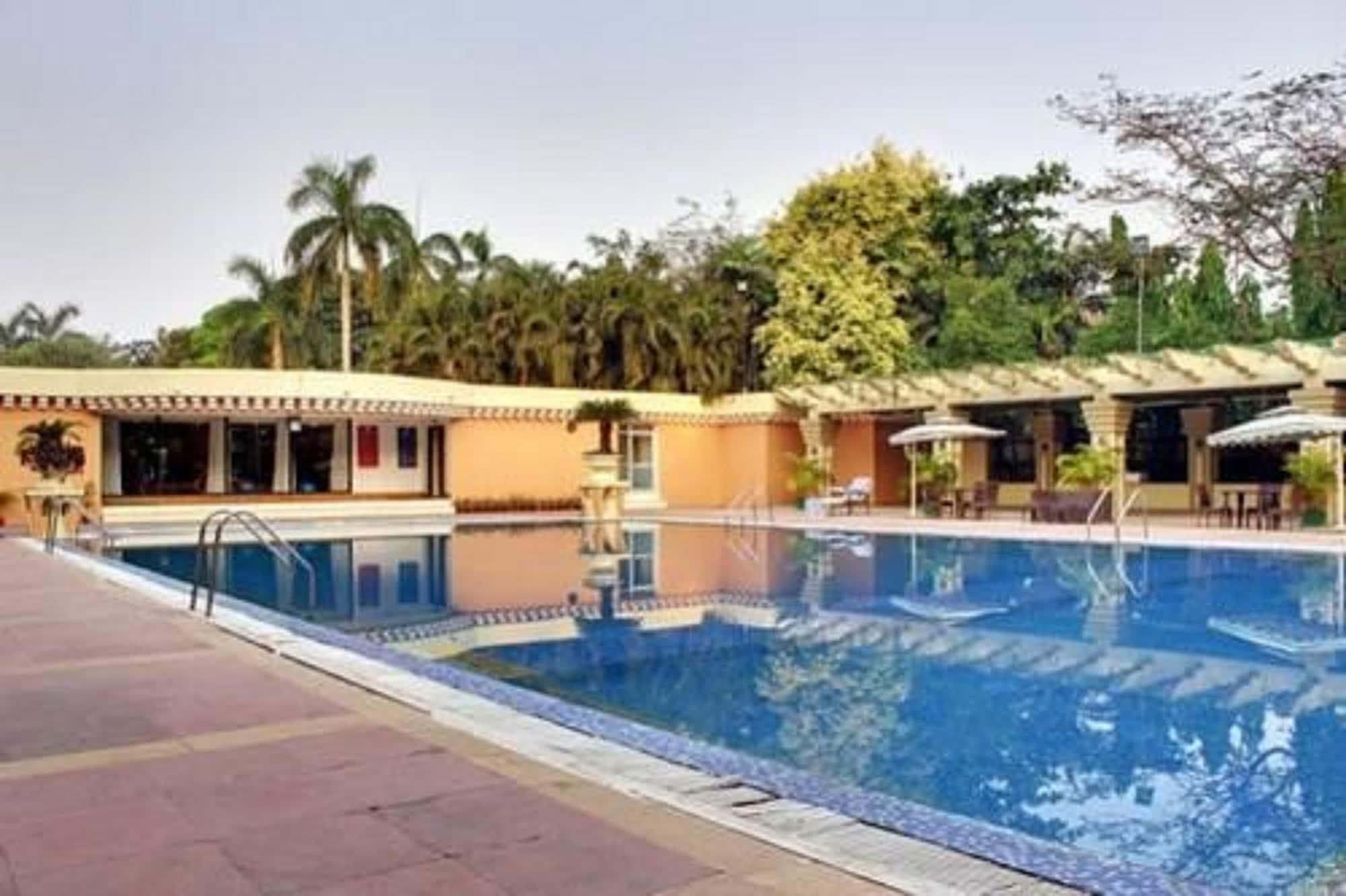Vista Piscina Hotel Swosti Premium