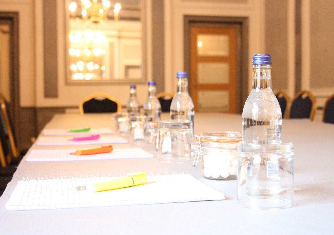 Centro de Negocios Warwick Arms Hotel