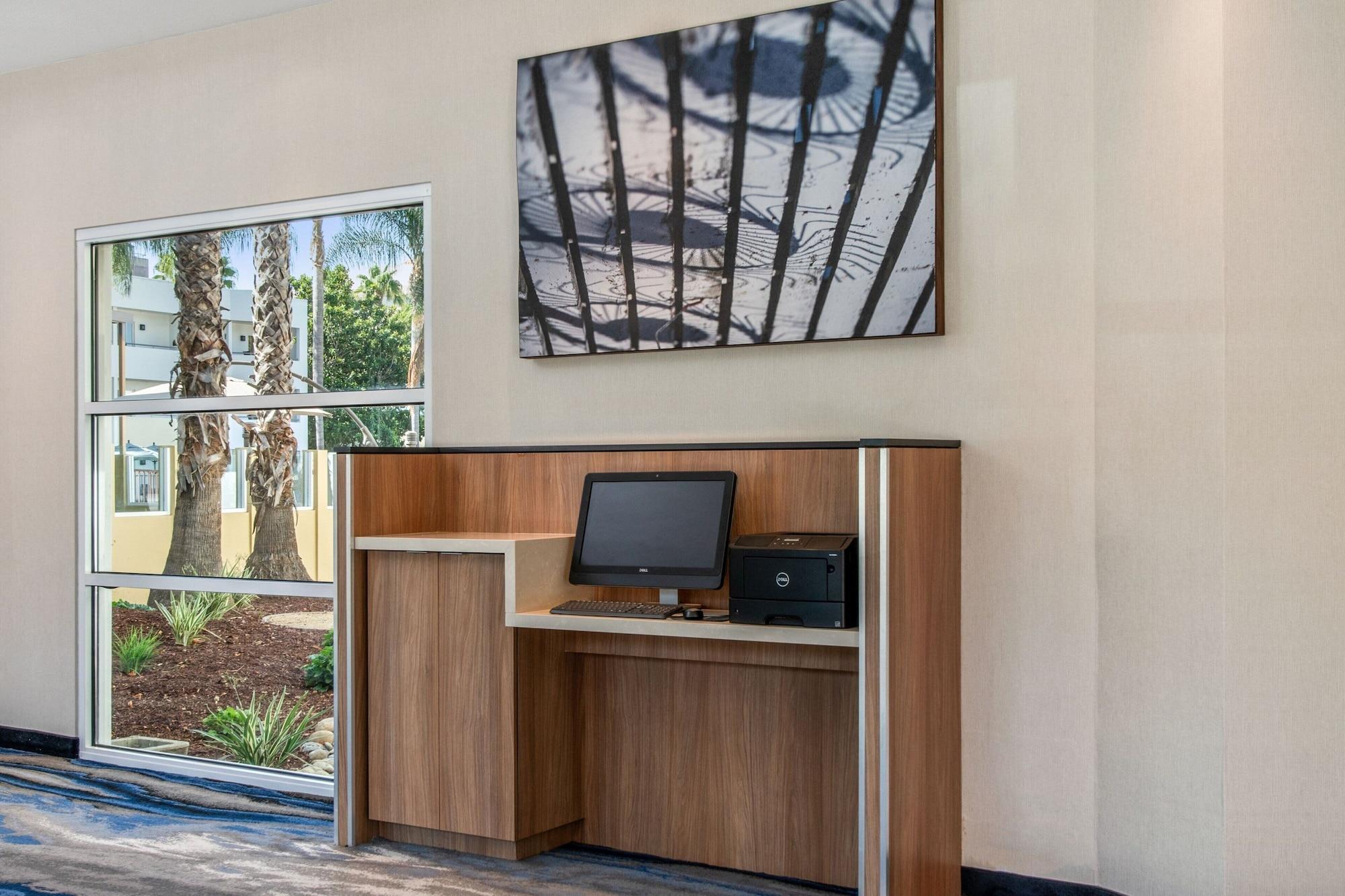 Vista Exterior Fairfield Inn & Suites by Marriott San Jose Airport