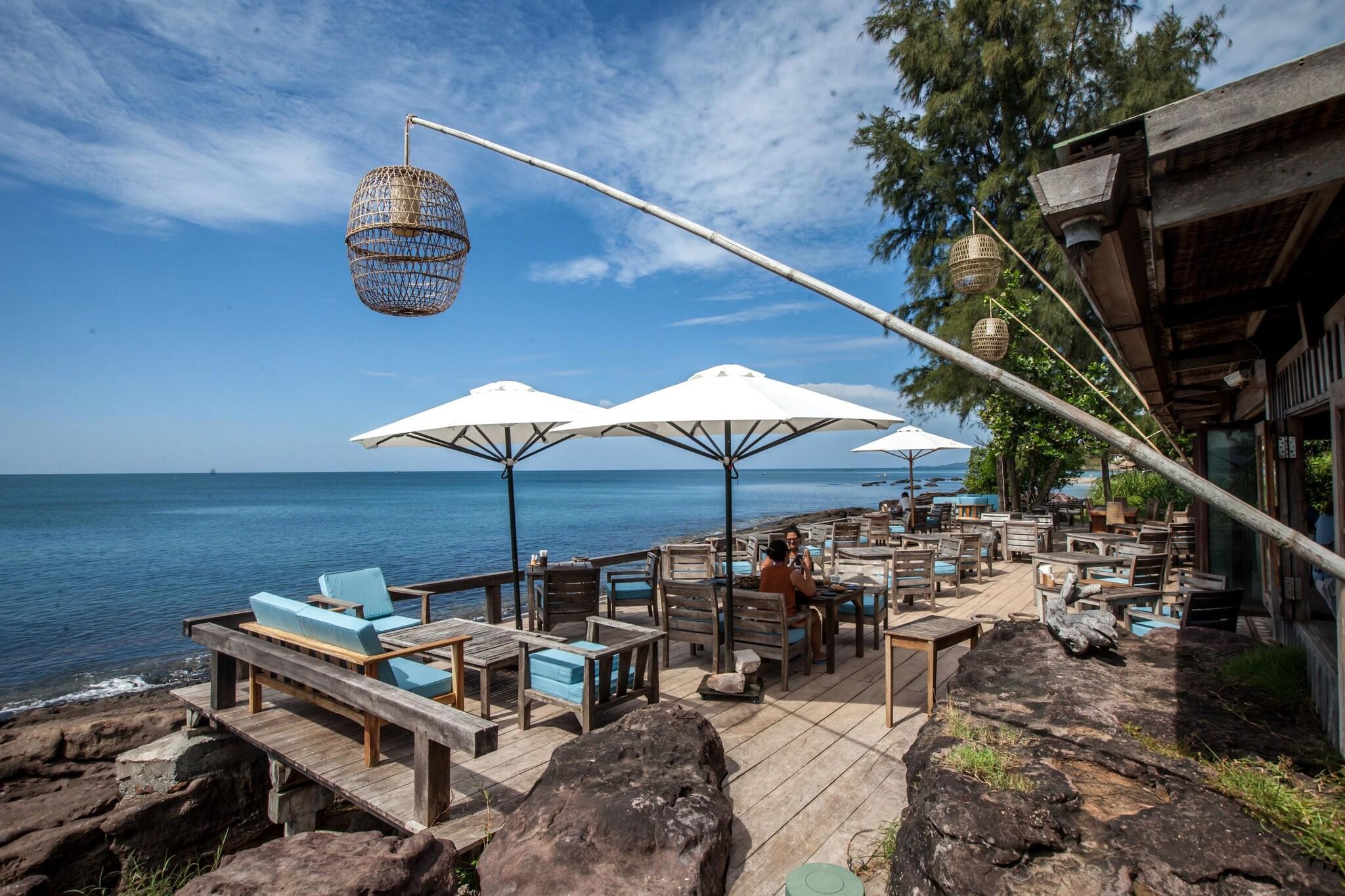 Vista Lobby Mango Bay Resort
