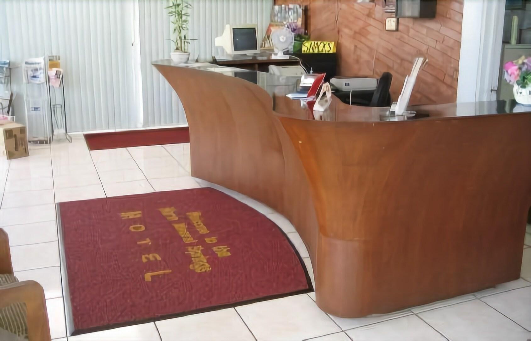 Vista Lobby Warm Mineral Springs Motel