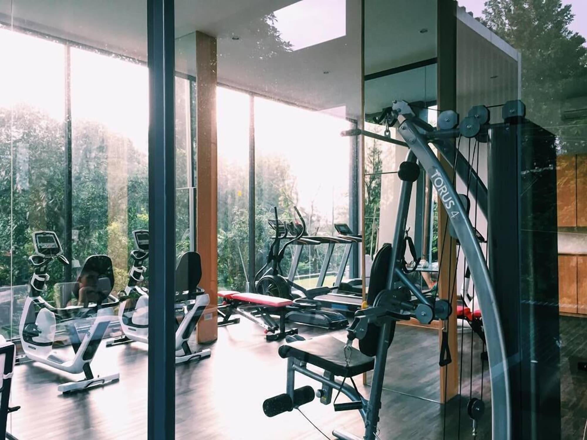 Gimnasio Hill Myna Condotel