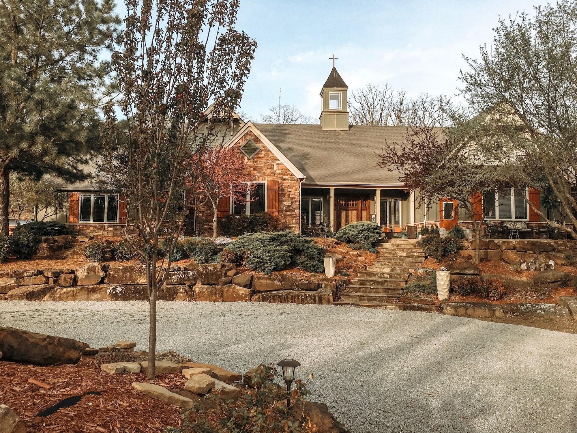 Varios BarDew Valley Inn