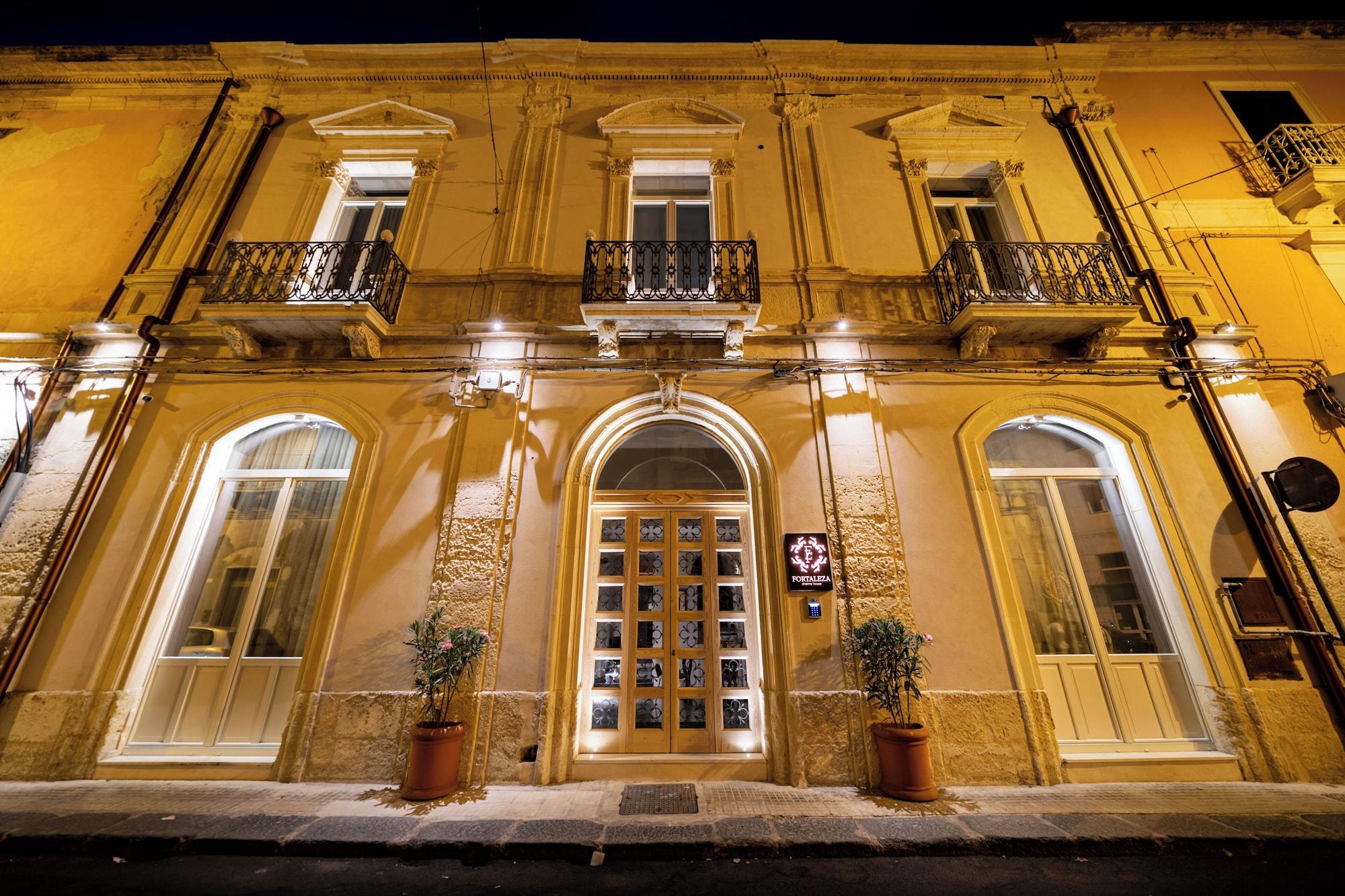 Vista Exterior Fortaleza Charme House