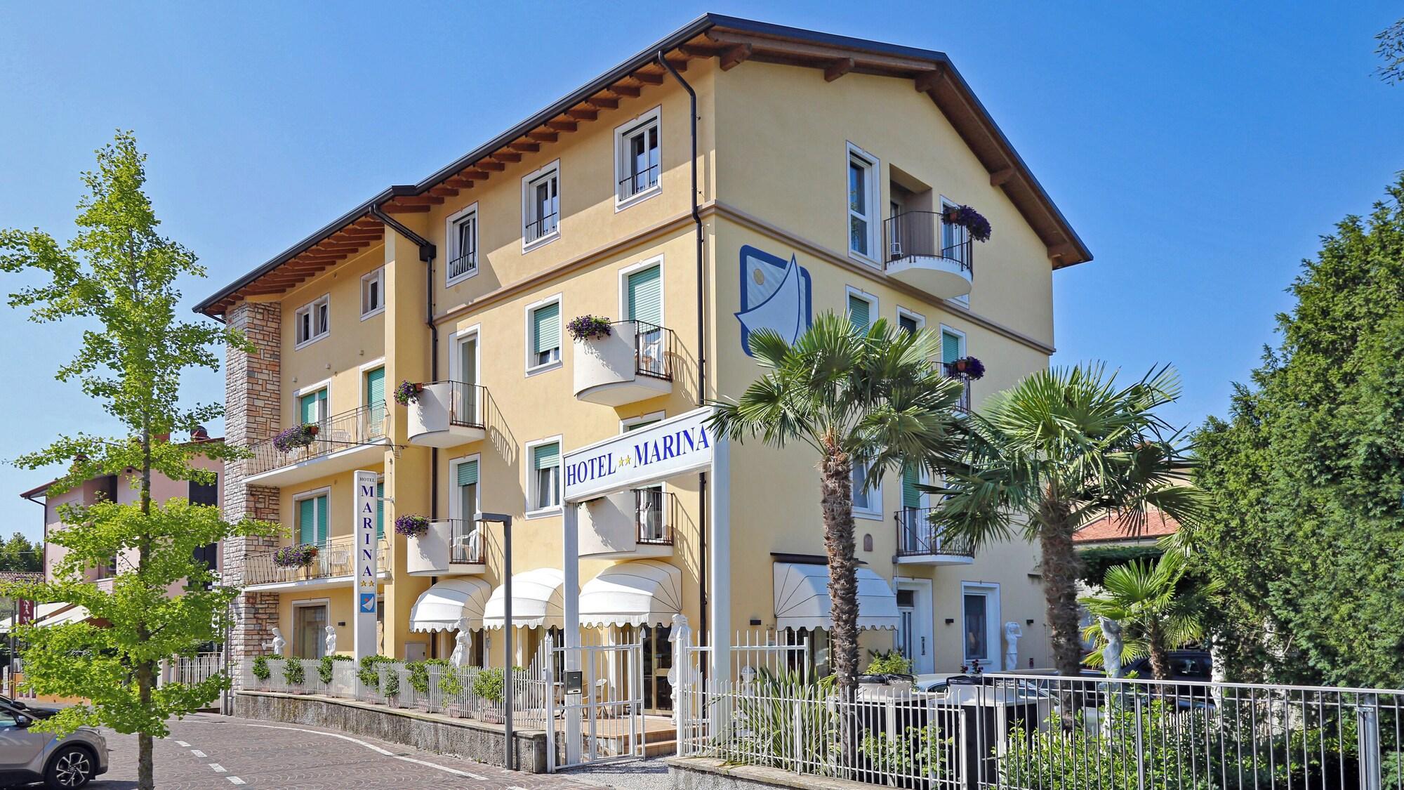 Varios Hotel Marina