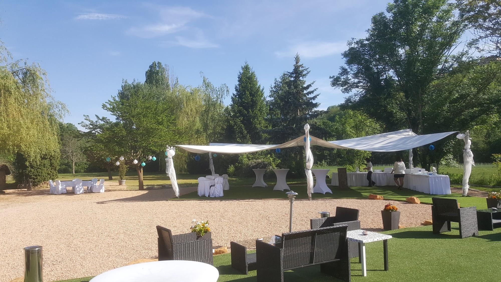 Comodidades del Alojamiento Domaine des Pierres Dorées