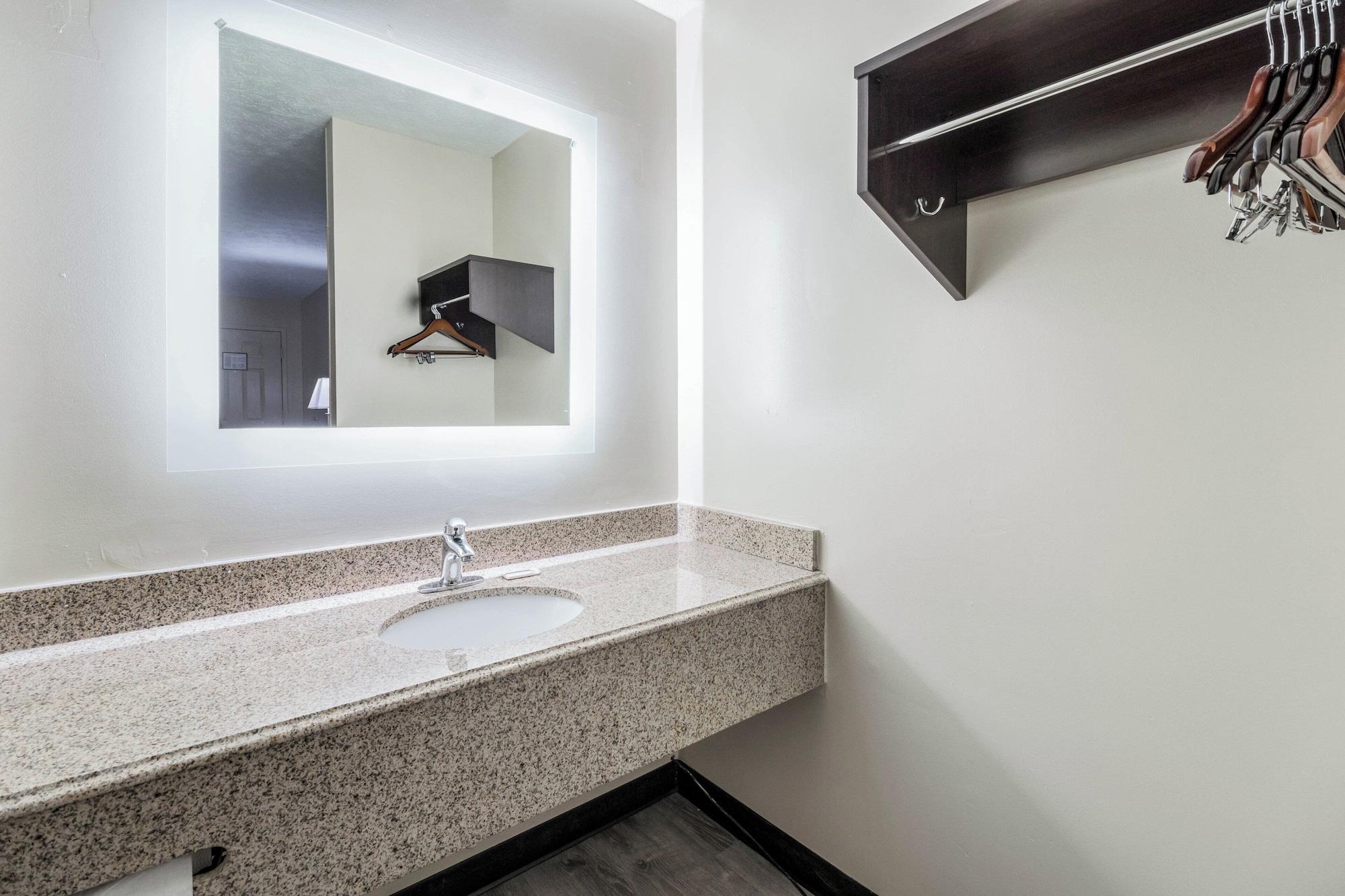 Equipamiento de Habitación Red Roof Inn Cadiz