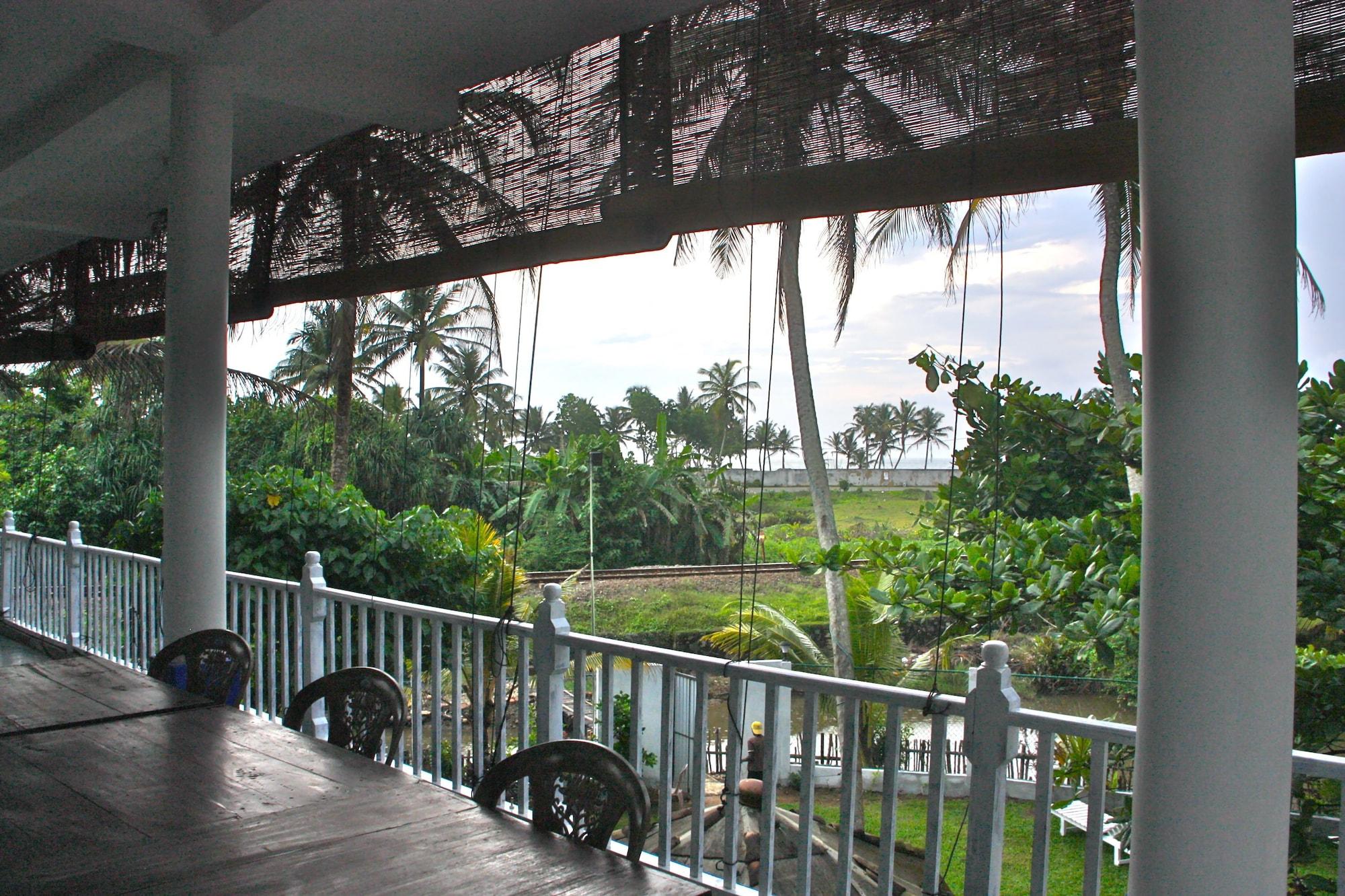 Restaurant Asanka Surf House