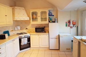 Alquiler Vacacional - This is an amazing whole house with 5 bedrooms that sleeps 10.