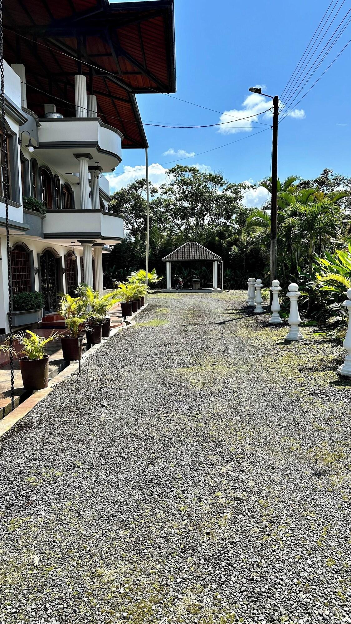 Vista Exterior Hostal Posada Real