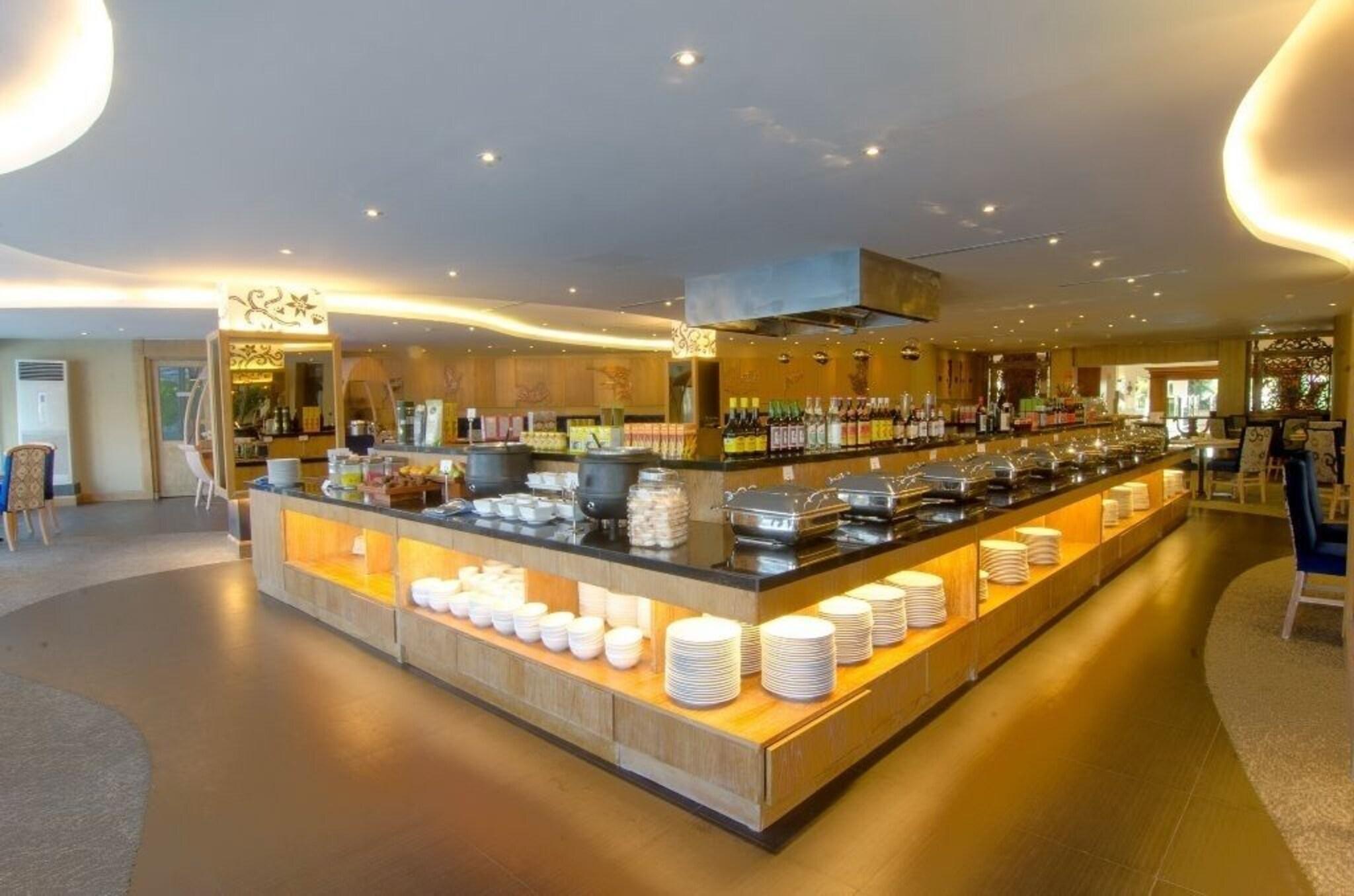 Restaurant The Sunan Hotel Solo