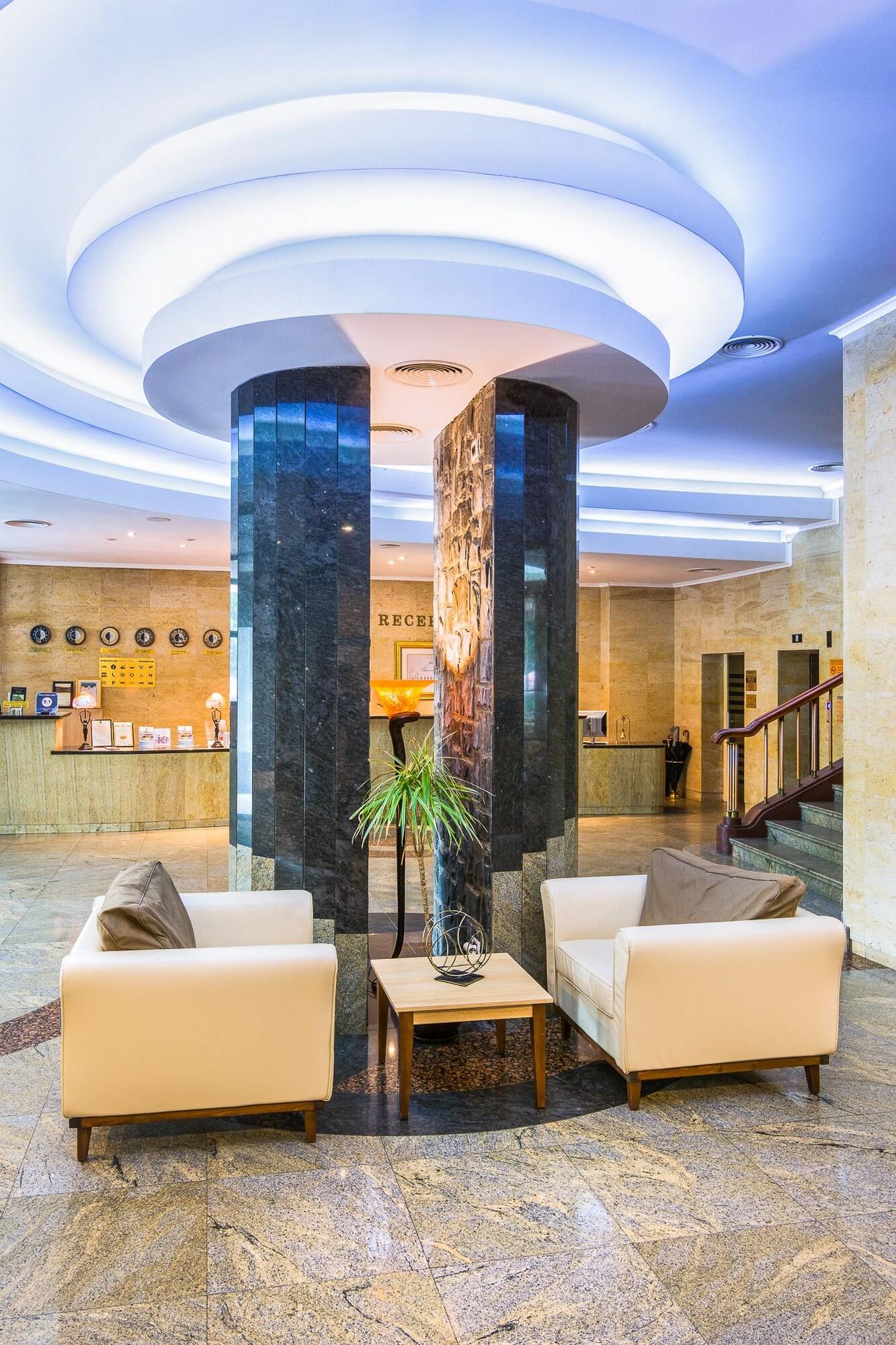 Vista Lobby Dunav Plaza Hotel
