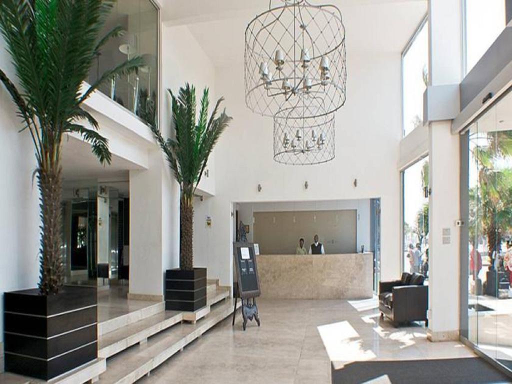 Vista Lobby Belaire Suites