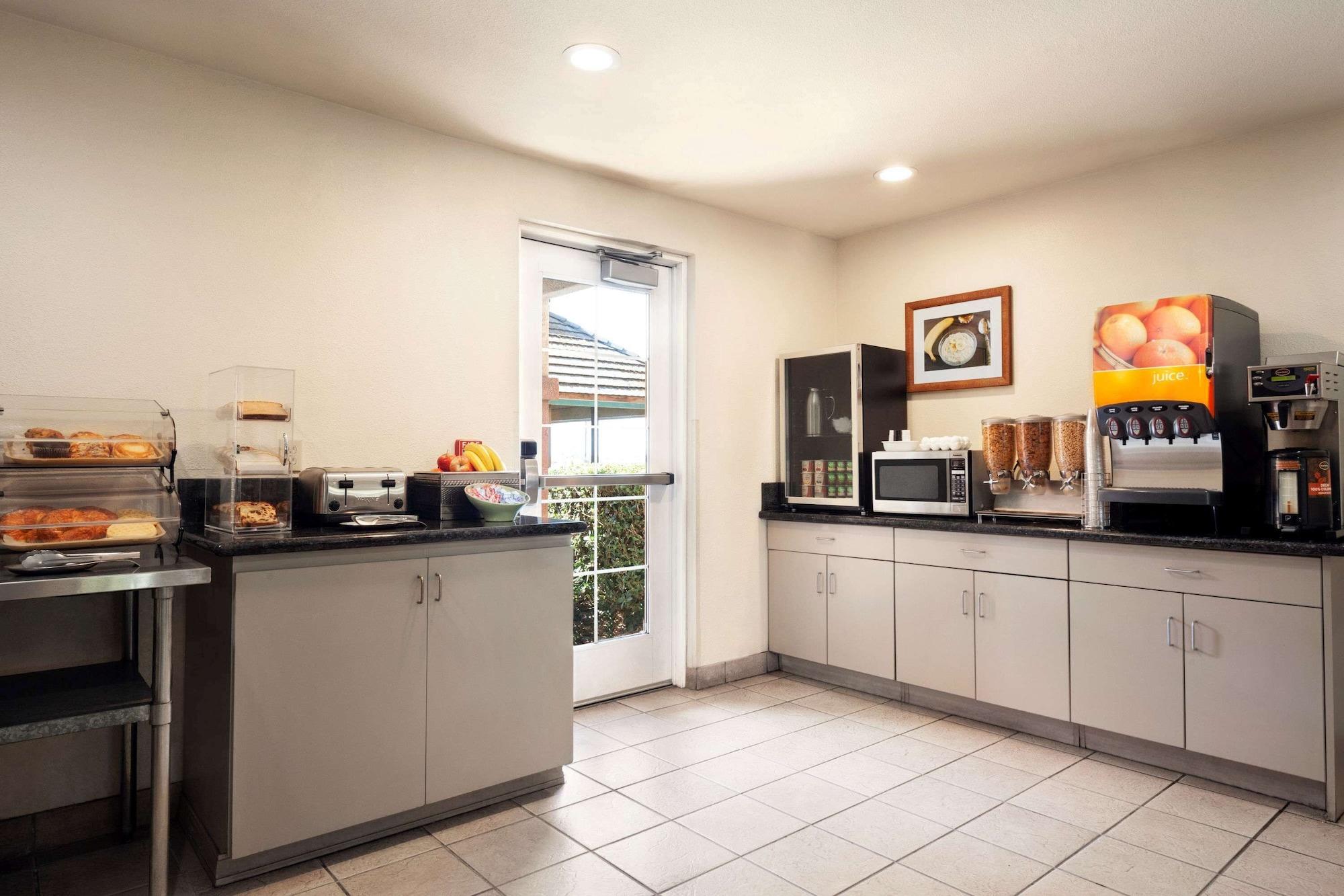 Restaurant Microtel Inn & Suites by Wyndham Lodi/North Stockton